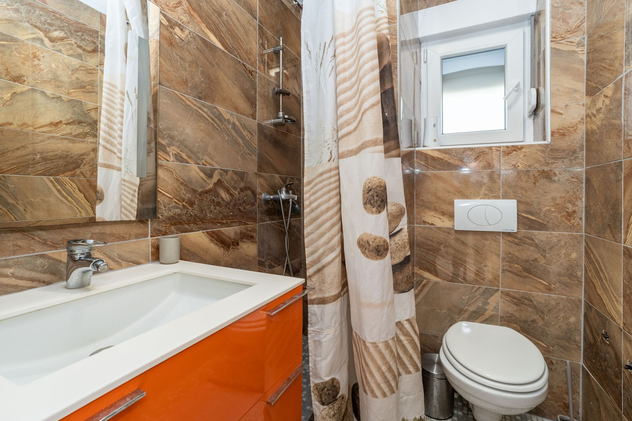 Guest Gouse Stipanovi Dvori - Double Bedroom with Terrace 2-Badkamer
