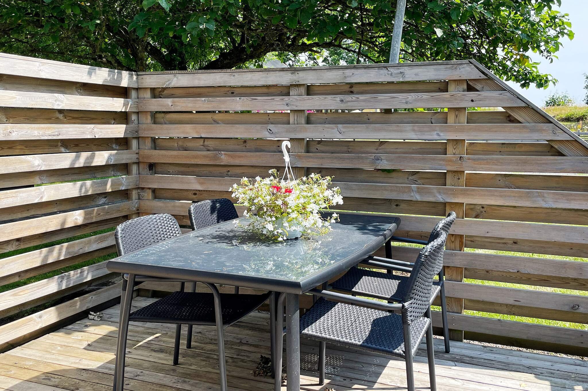 A warm welcome to a family-friendly holiday home within walking distance to the child-friendly beach in Pukavik. The house has a secluded location with a slide and sandbox right next door. Large garden for play and activity on shared plot with the owner. Inside the entrance to the house, the family room, combined with the kitchen, opens up. Here there is a relaxing sofa with an armchair in front of the wall-mounted TV which has channels in most languages. The kitchen area has all the comforts you could possibly need for self-catering and also has a washing machine to use. Dining table with chairs to gather around for shared meals. Two comfortably furnished bedrooms, one with a double bed and the other with two single beds. Fresh bathroom with toilet, sink and shower. The entire living area feels cozy and has nice details that make it inviting to spend your vacation here. In addition, a furnished and glazed conservatory to enjoy the slightly cooler evenings in or to get shade on the hottest days. Outside the conservatory there is another patio with garden furniture and barbecue facing the lawn and the playground with a privacy screen for everyone's enjoyment. On the bike-friendly road to the south, Norje havsbad is about 3 km away, with a long lovely beach, playground and restaurant. The farm shops are also close here with their own tomato and cucumber farms, for example, Elleholm and GummagÃ¥rden. The latter also sells milk, eggs and other necessities, which are also found in the smaller grocery stores such as Direkten and Norje Boke camping shop. MÃ¶rrum with salmon fishing in MÃ¶rrumsÃ¥n is a popular destination and beautiful area to see. The small-town idylls of SÃ¶lvesborg and Karlshamn have shopping and several cozy restaurants in the city center. From the center of Karlshamn, Archipelago boats leave for islands such as TjÃ¤rÃ¶ and TÃ¤rnÃ¶ daily, and to experience the unique nature and the lighthouse on HanÃ¶, there is a boat from Nogersund several times a day during the summer. A recommended visit to the Eriksberg wildlife and nature park to view the animals on a car safari is an experience for all ages. Welcome!