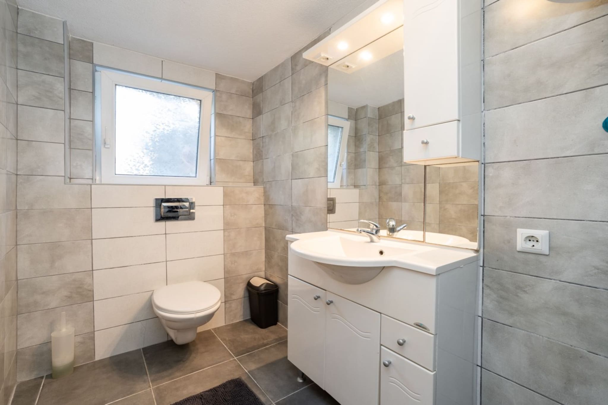 Apartments Robi & Kristina - One Bedroom Apartment with Sea View A1-Bathroom