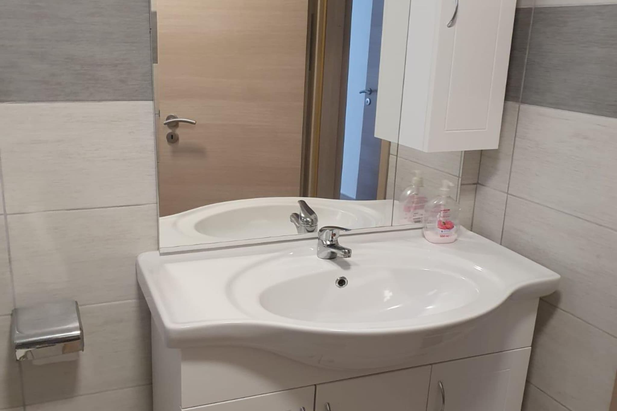 Apartments Robi & Kristina - Two Bedroom Apartment with Terrace A2-Bathroom