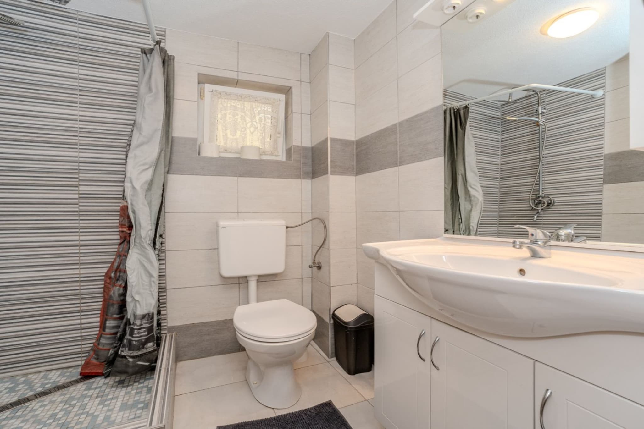Apartments Robi & Kristina - Two Bedroom Apartment with Terrace A2-Bathroom
