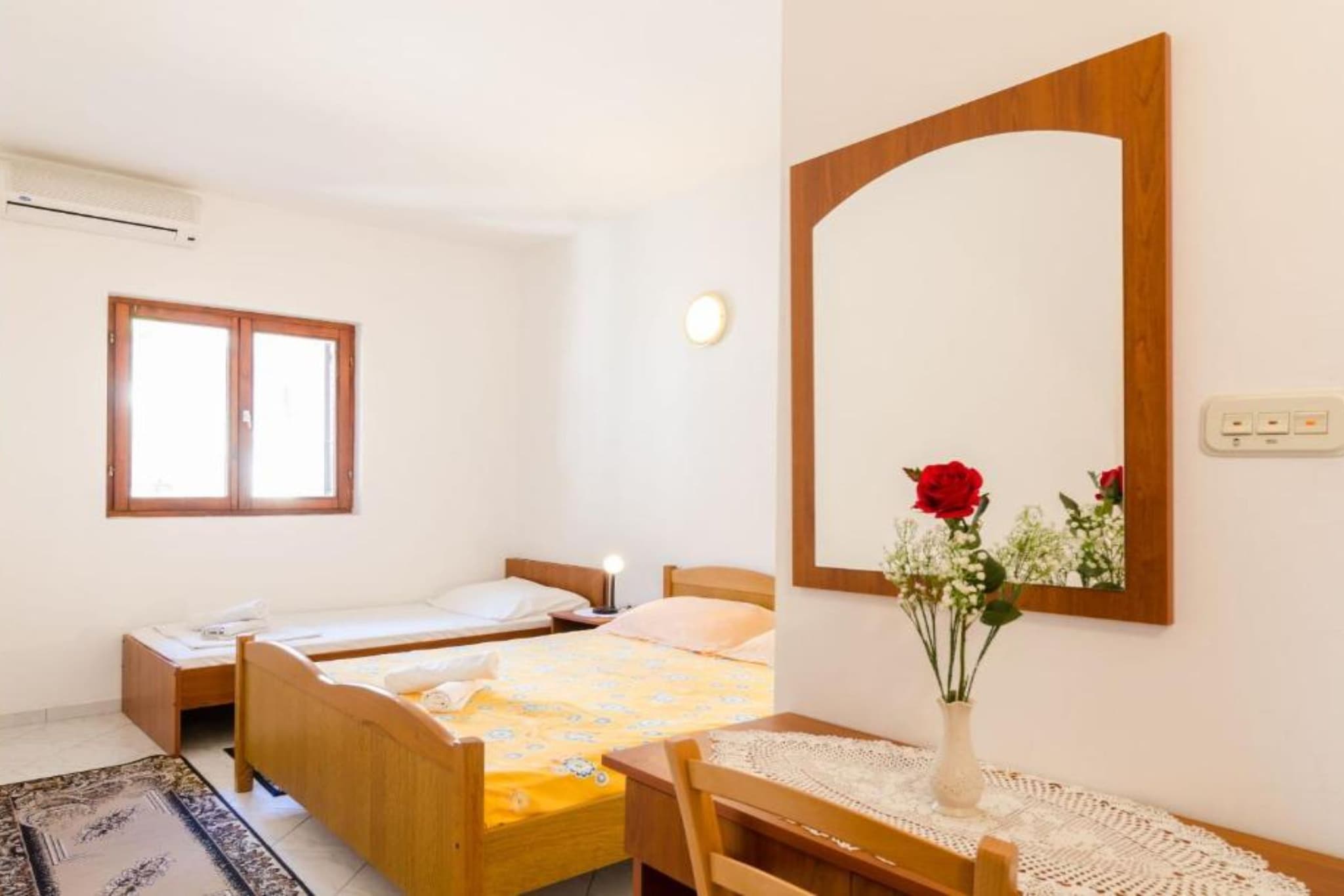 Guest House Sobra 38 - Studio with Balcony and Sea View-Schlafzimmer