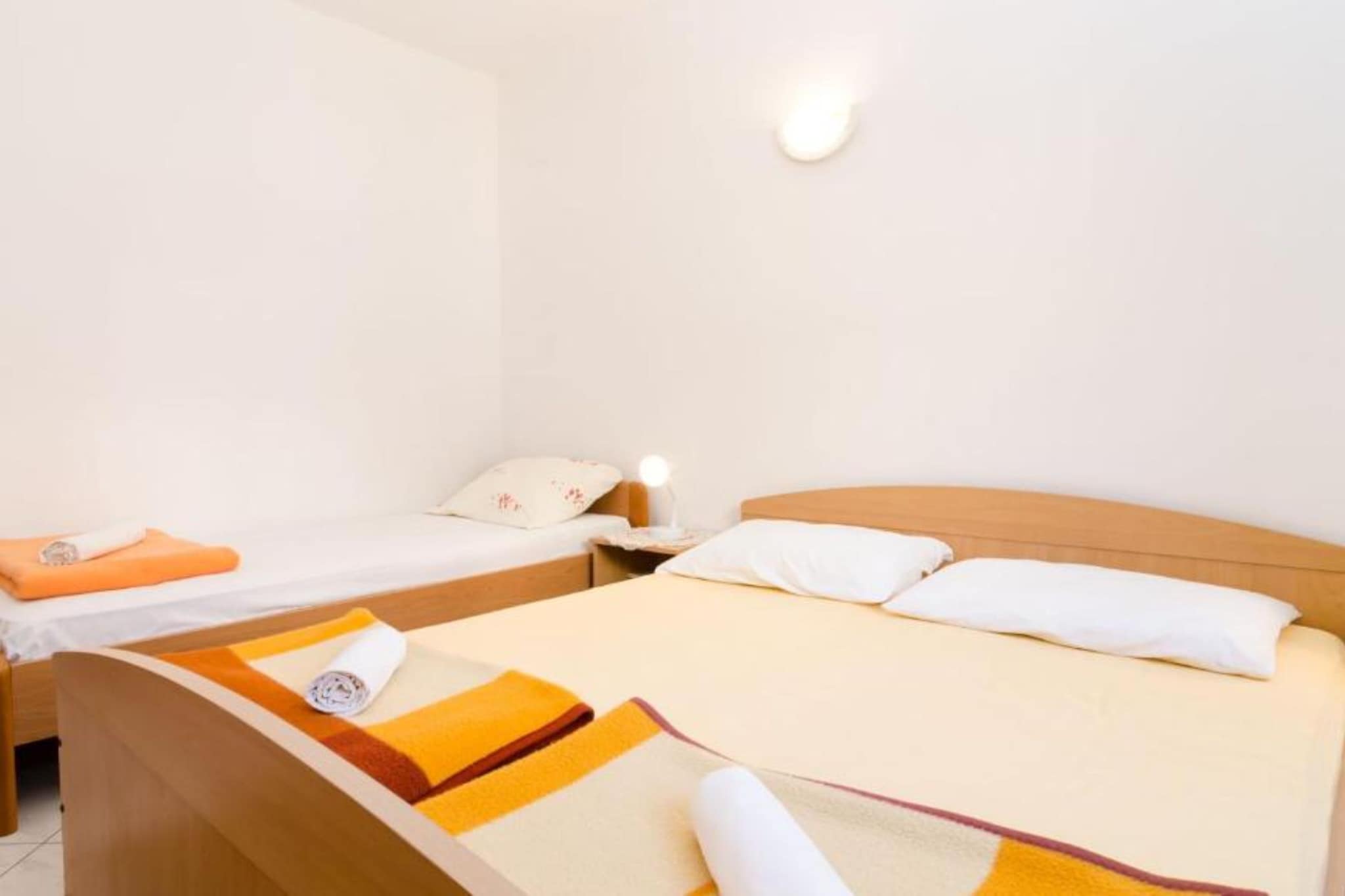 Guest House Sobra 38 - Studio with Balcony and Sea View-Schlafzimmer