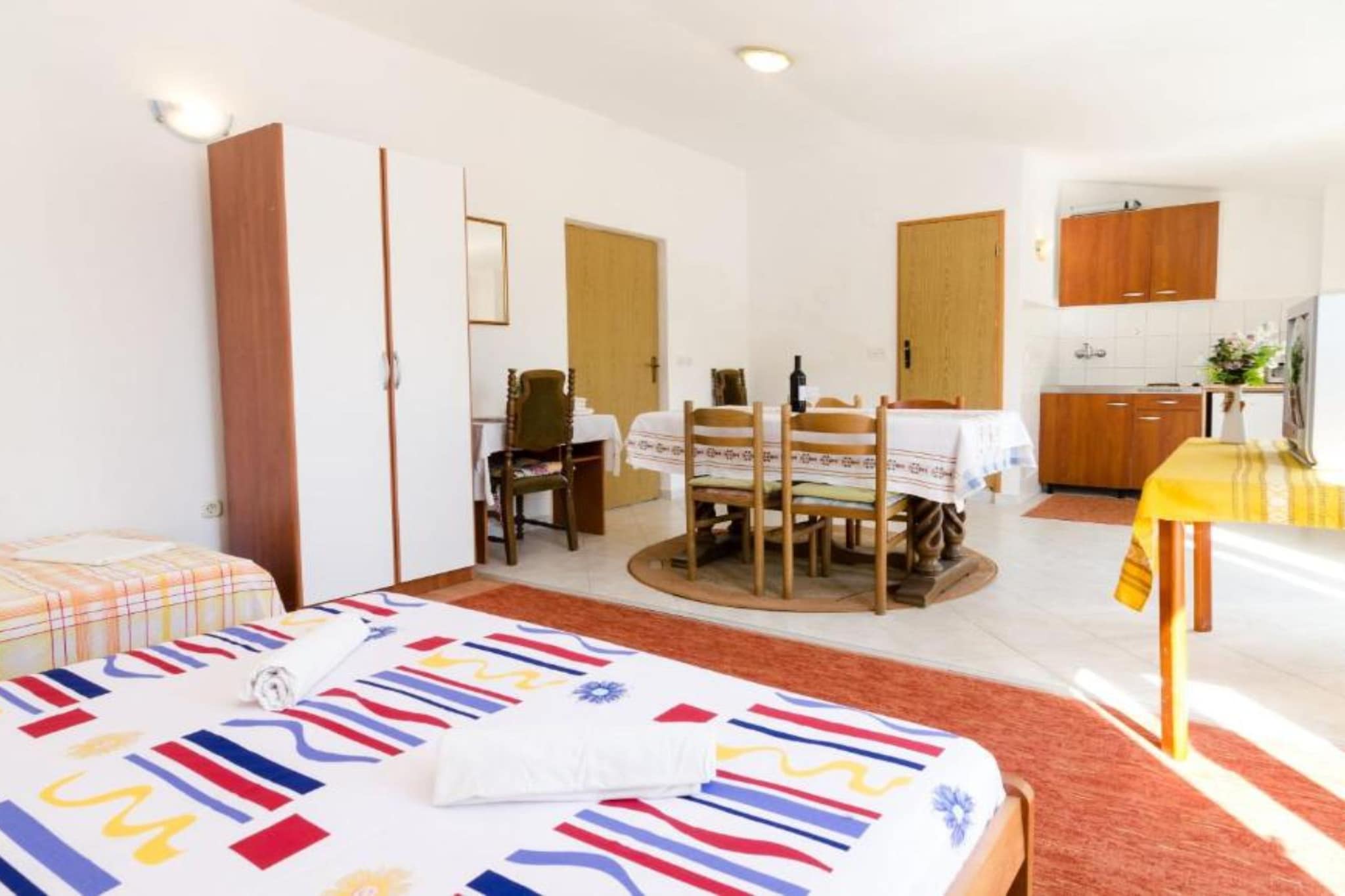 Guest House Sobra 38 - Studio with Balcony and Sea View-Schlafzimmer