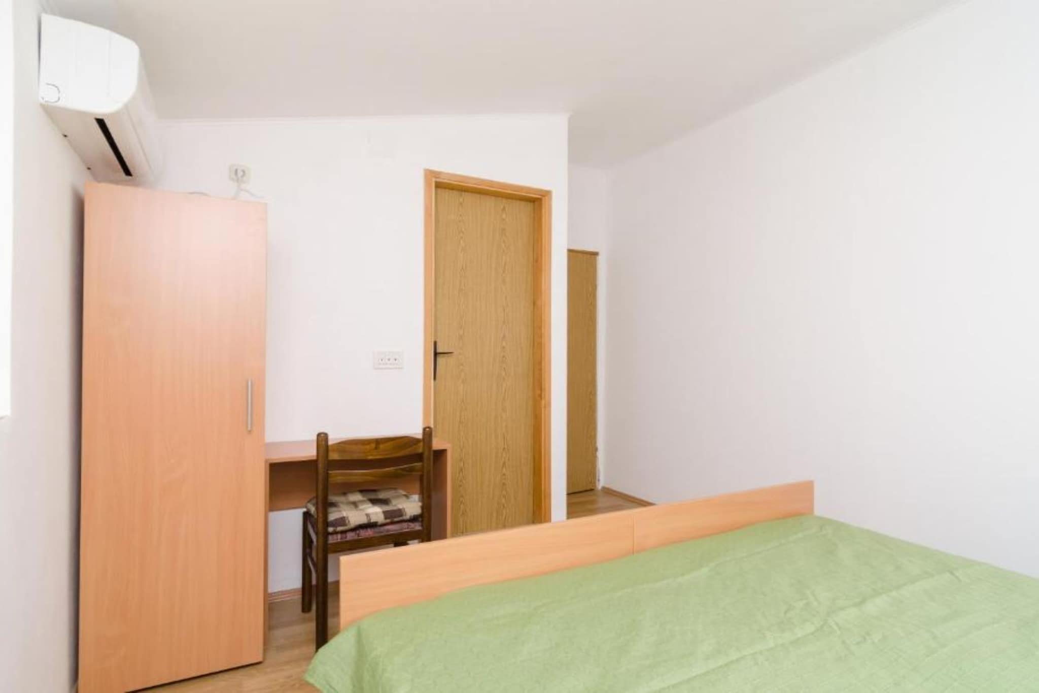 Guest House Sobra 38 - Studio with Balcony and Sea View-Schlafzimmer