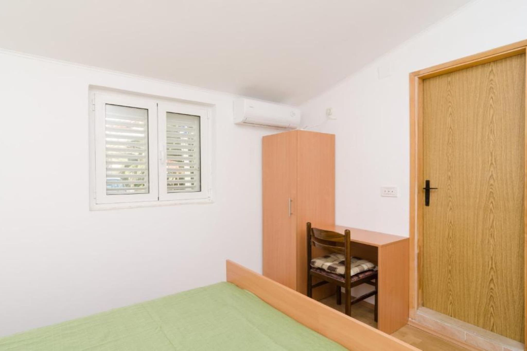 Guest House Sobra 38 - Studio with Balcony and Sea View-Schlafzimmer