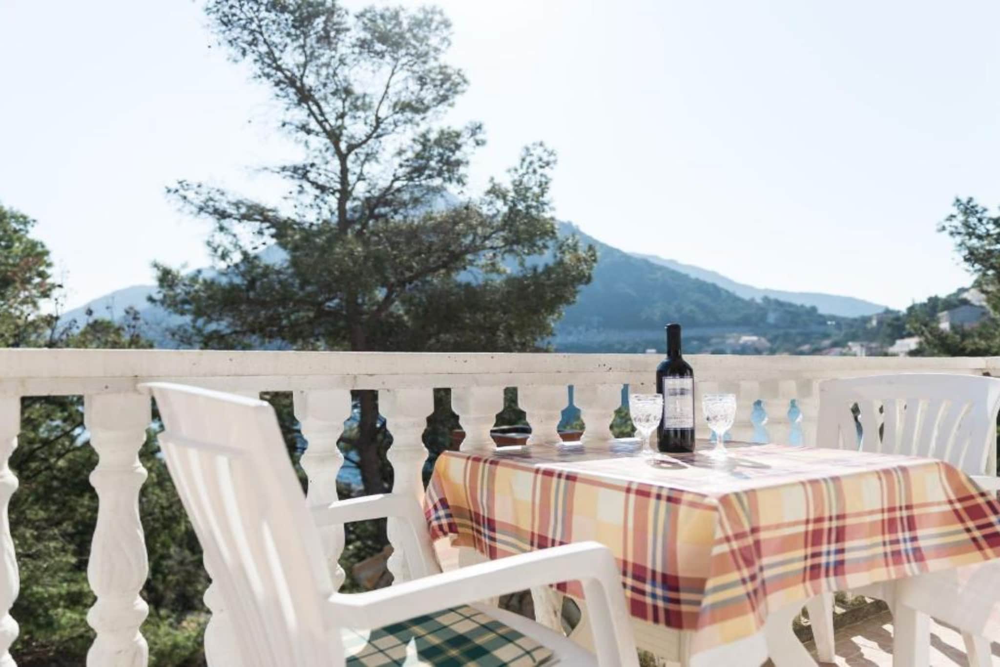 Guest House Sobra 38 - Studio with Balcony and Sea View-Terrassenbalkon