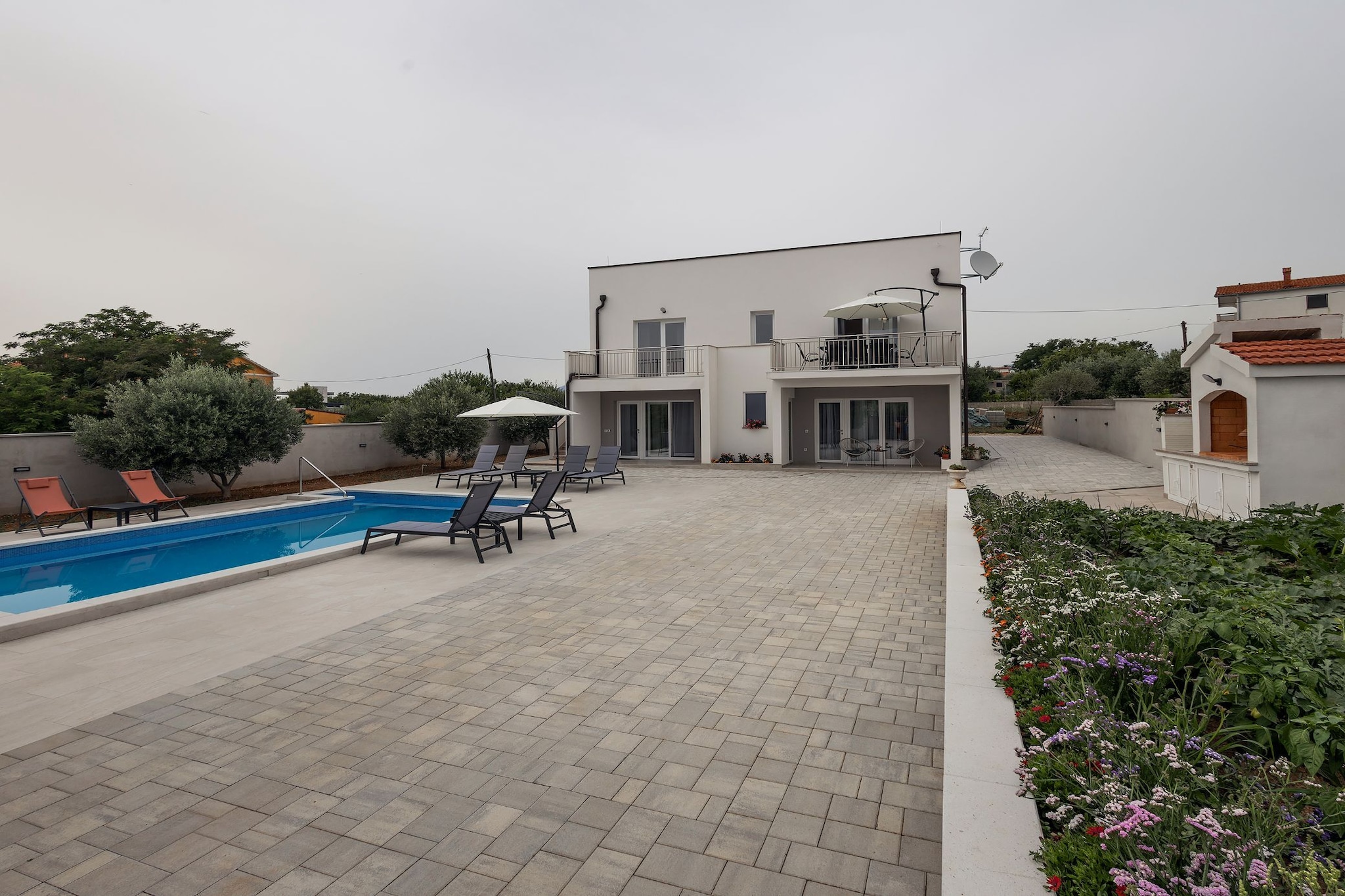 Holiday Home Milutin 1 - Four Bedroom Holiday Home with Private Pool-Outdoor