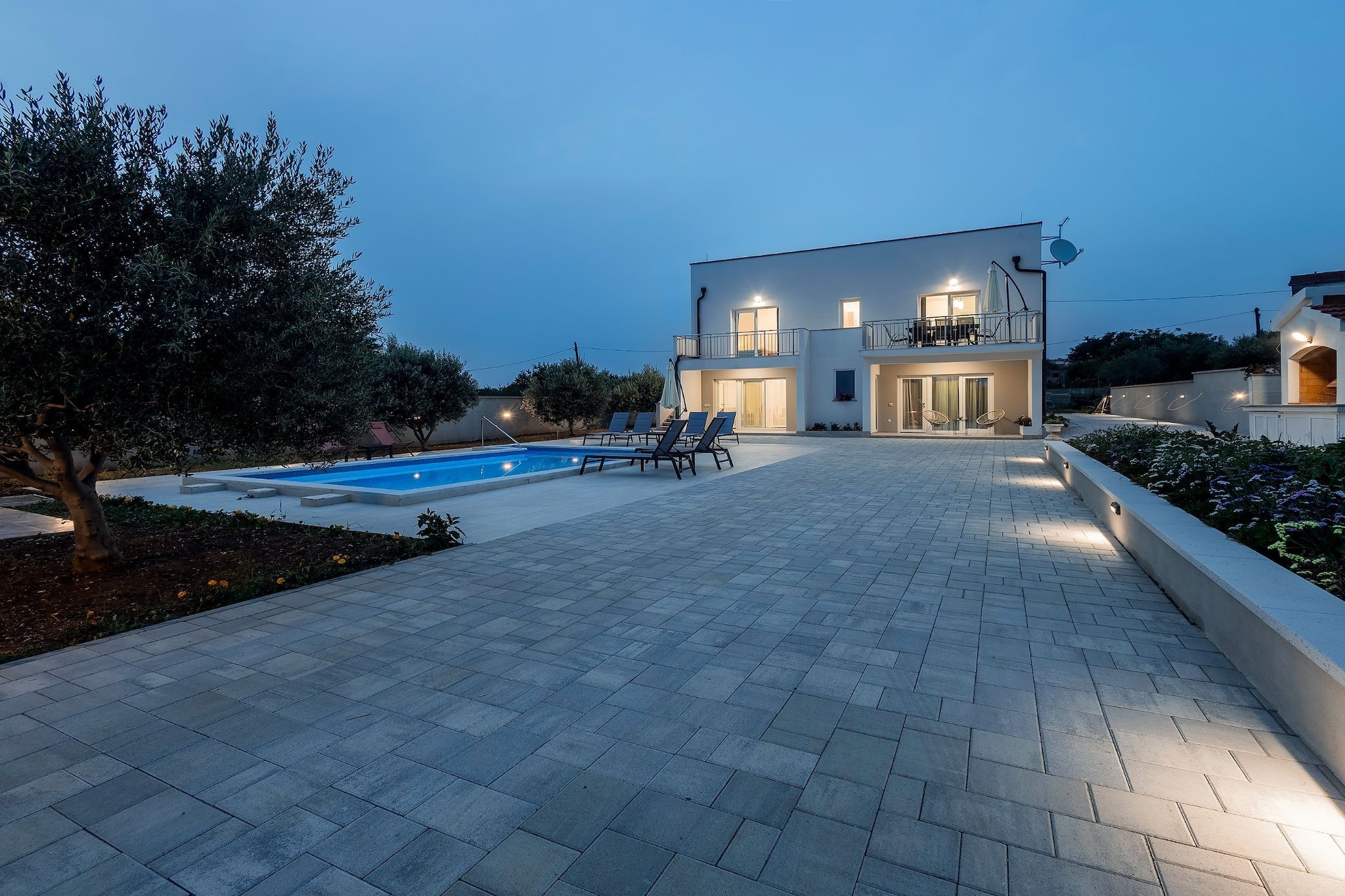 Holiday Home Milutin 1 - Four Bedroom Holiday Home with Private Pool-Outdoor