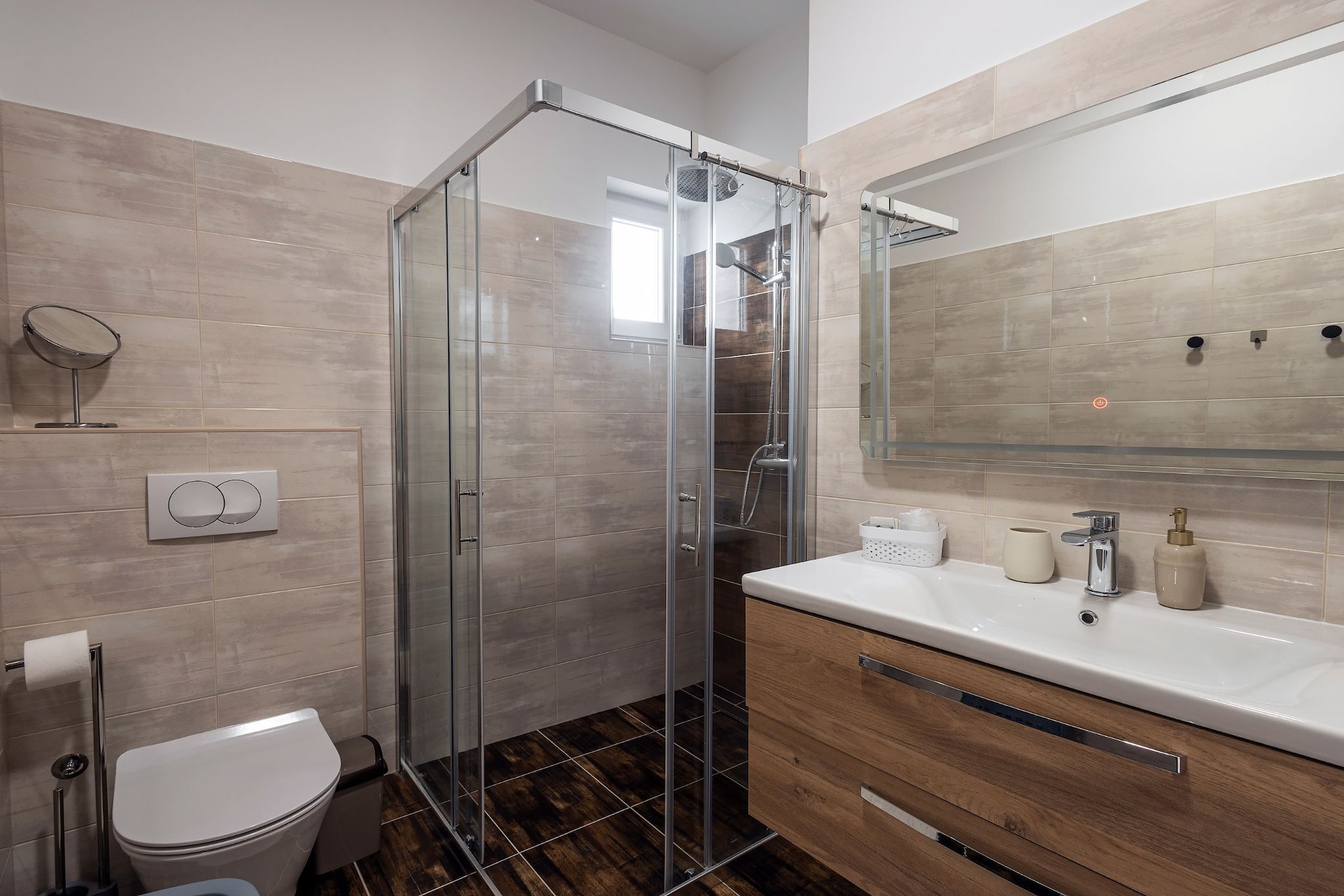 Holiday Home Milutin 1 - Four Bedroom Holiday Home with Private Pool-Bathroom