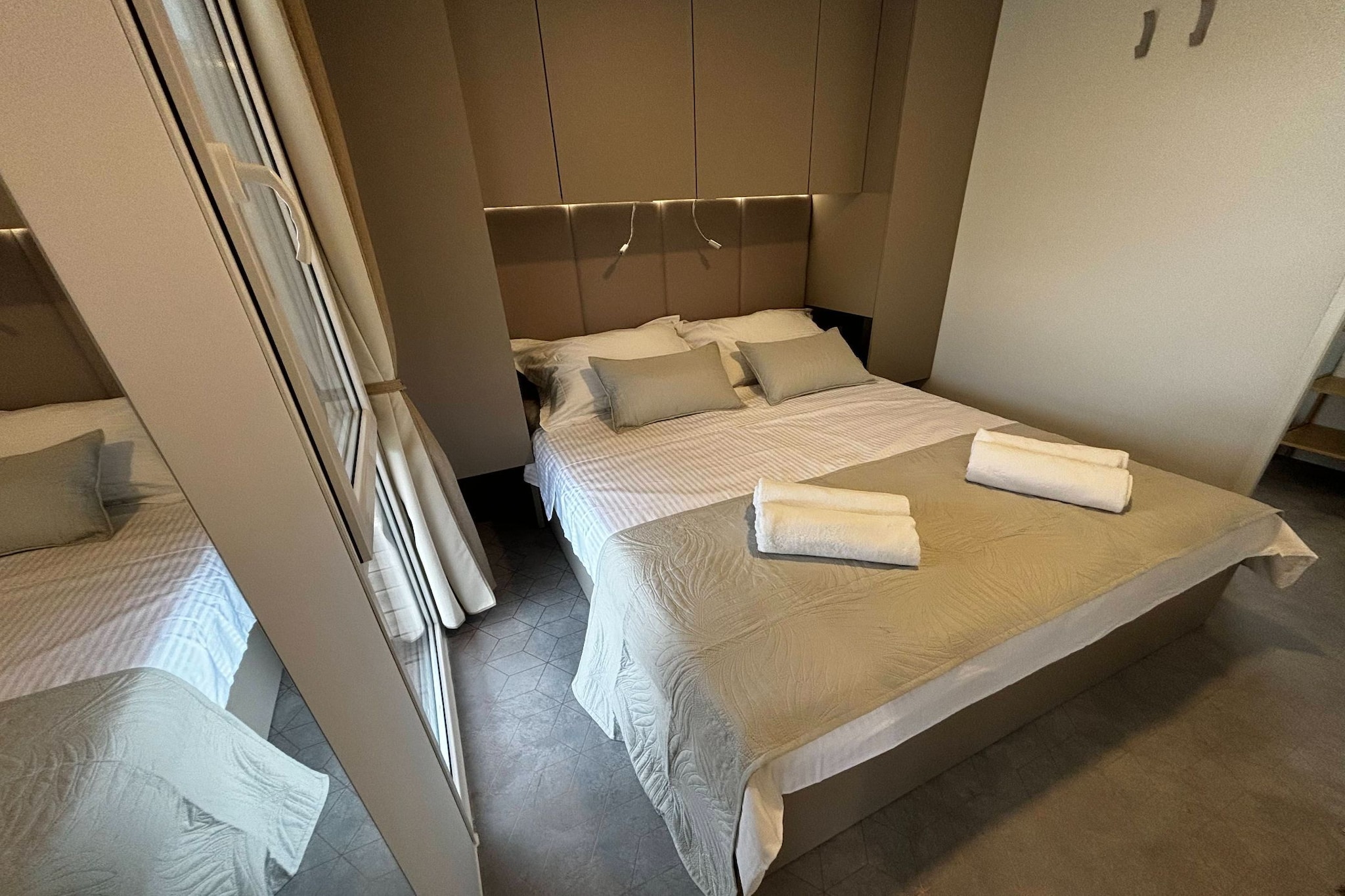 Mobile Home Maris - Two Bedroom Mobile Home-Schlafzimmer