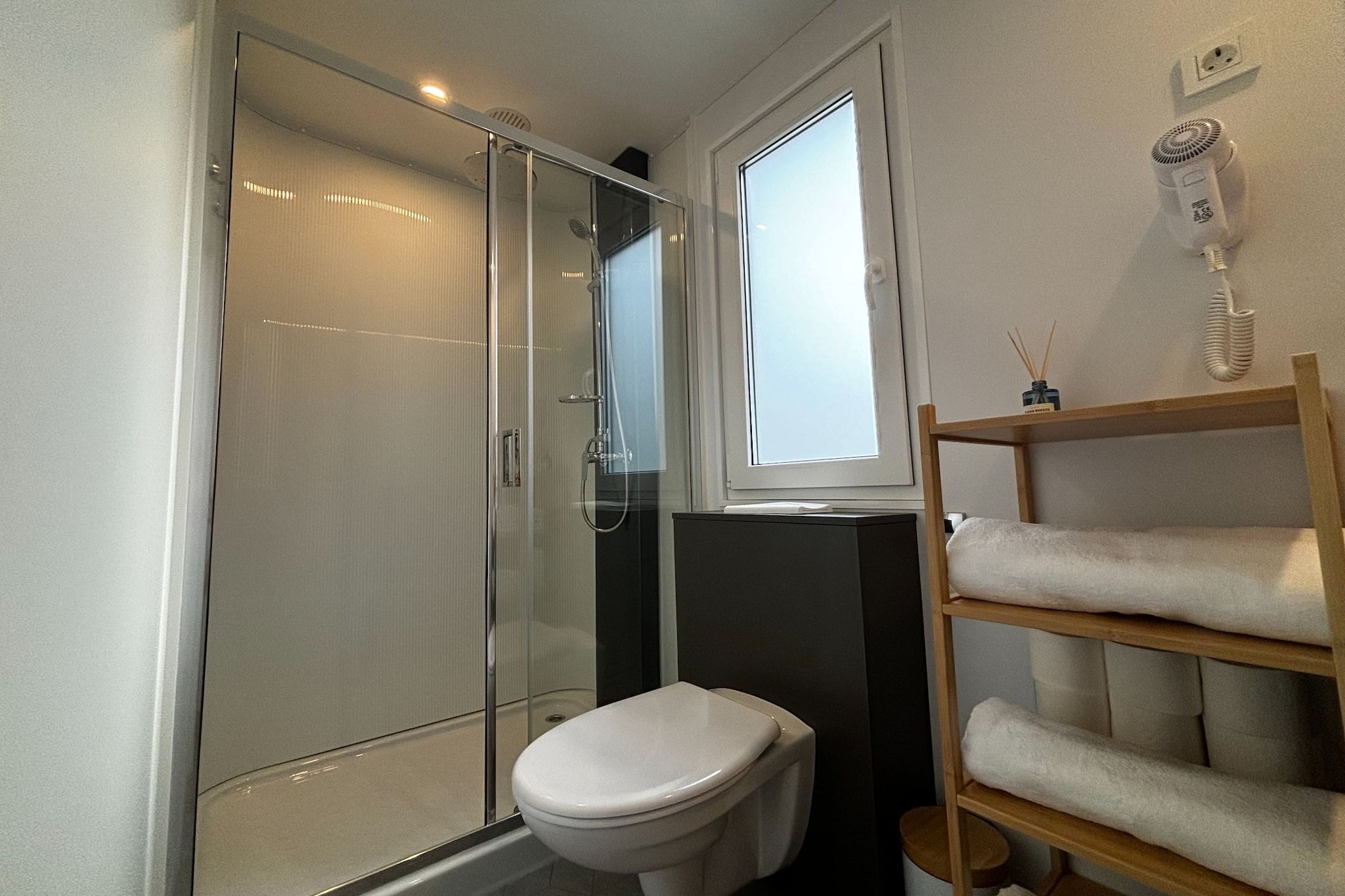 Mobile Home Maris - Two Bedroom Mobile Home-Badezimmer