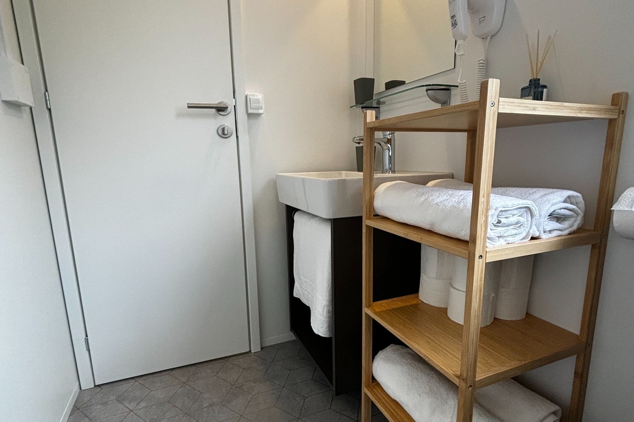 Mobile Home Maris - Two Bedroom Mobile Home-Badezimmer