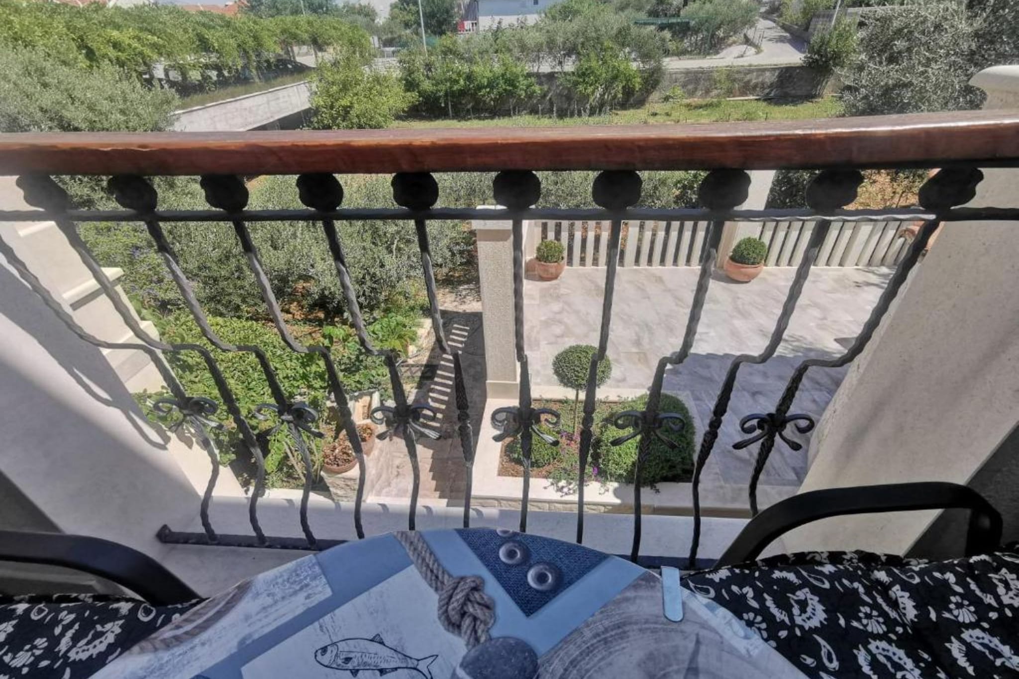 Apartments White House - Two Bedroom Apartment with Balcony and Sea View 2-Terrassenbalkon