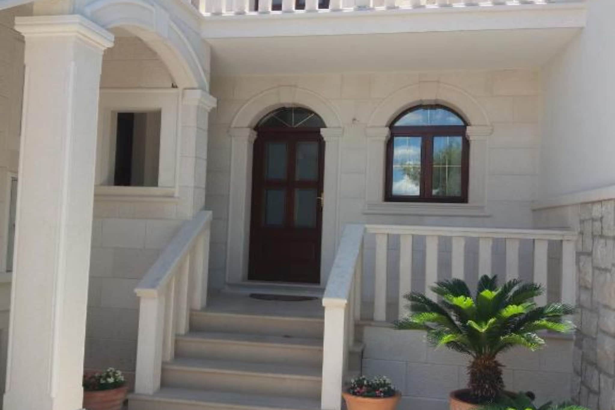 Apartments White House - Studio Apartment  with Balcony and Sea View 3-Außenbereich
