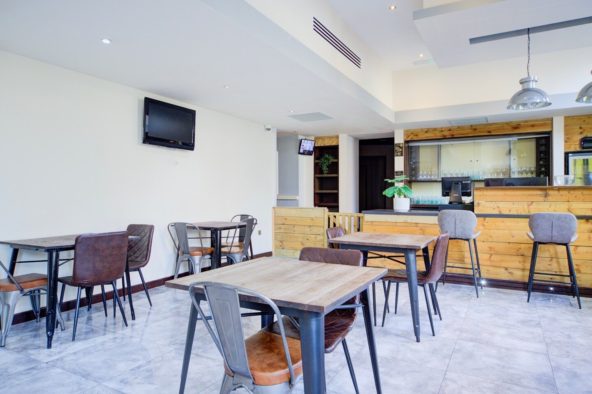 Belvilla Newport City Centre Lifestyle - Image-tags.hotelfacilitiesandservices