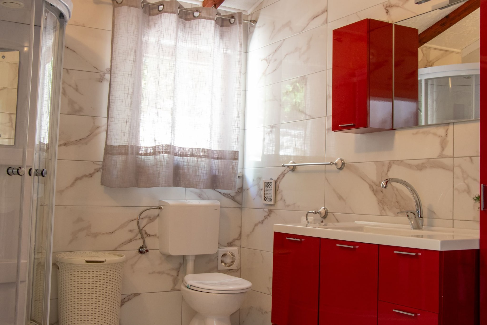 Authentic Dalmatian Treasure Homes - House Stone-Badezimmer