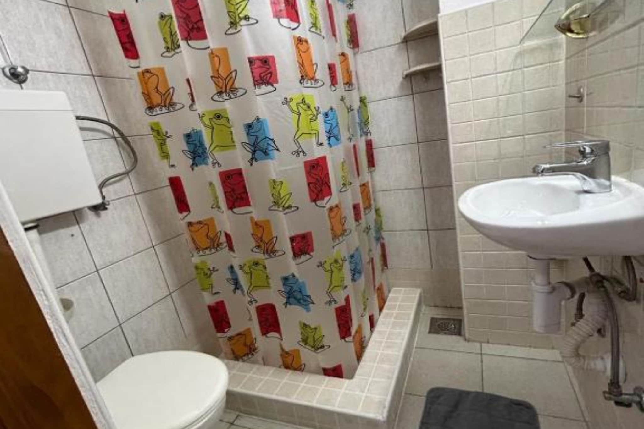Family House Aldo -  Family House with Four Bedrooms and Sea View-Badezimmer