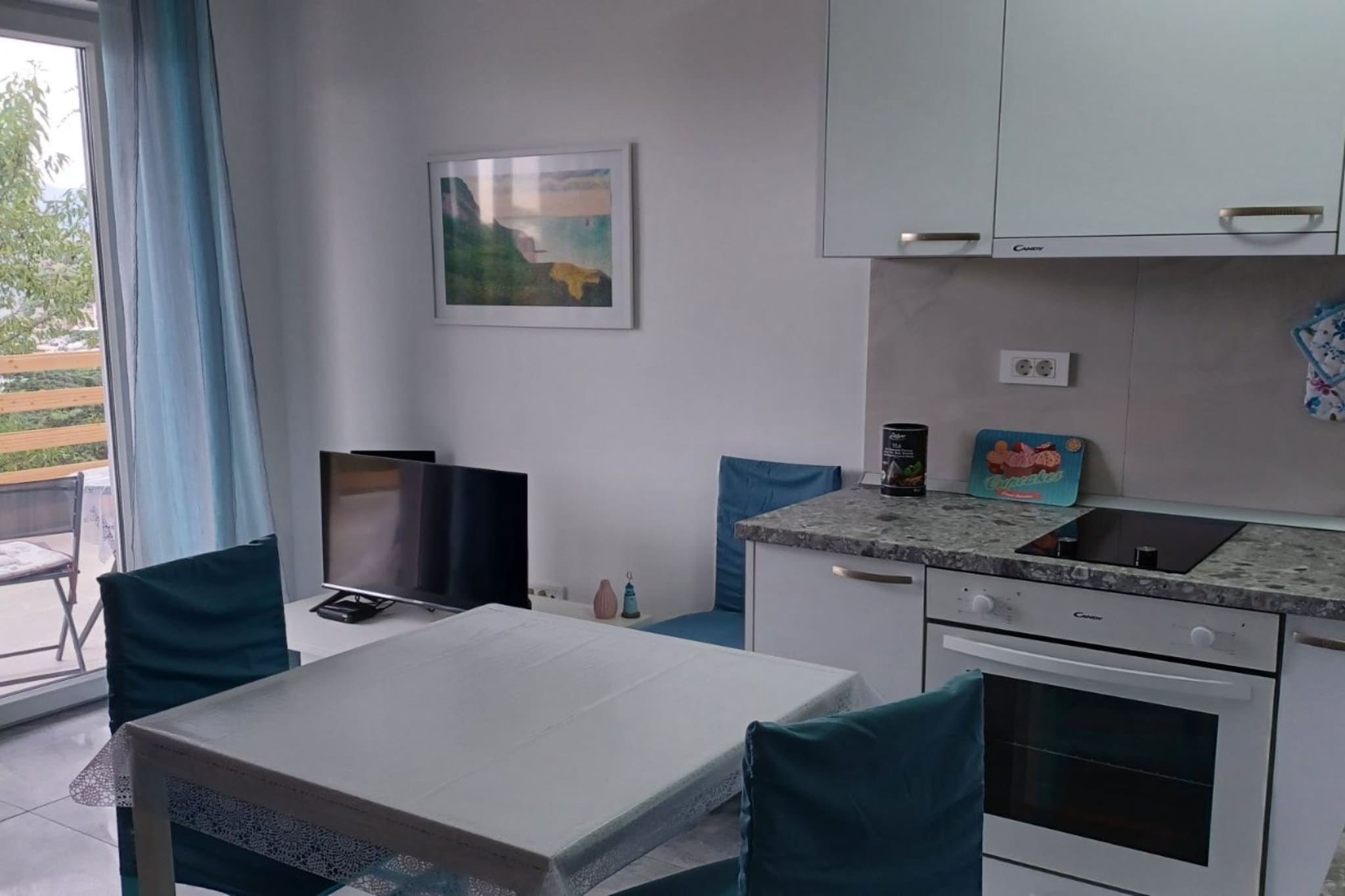 FreeMe Apartment - One Bedroom Apartment with Balcony and Sea View-Esszimmer