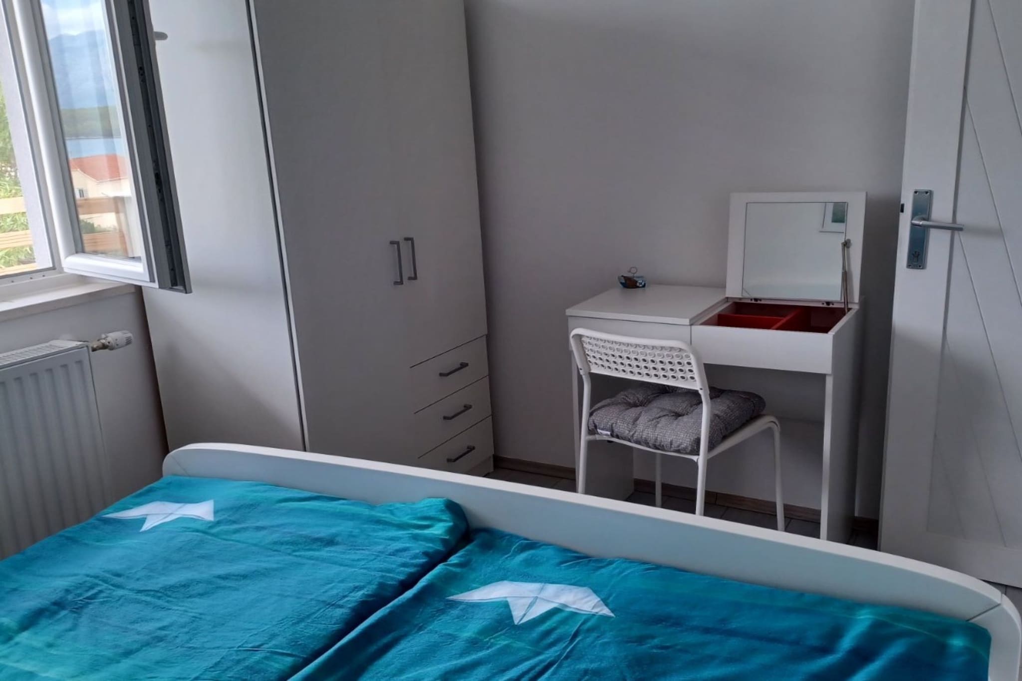 FreeMe Apartment - One Bedroom Apartment with Balcony and Sea View-Schlafzimmer