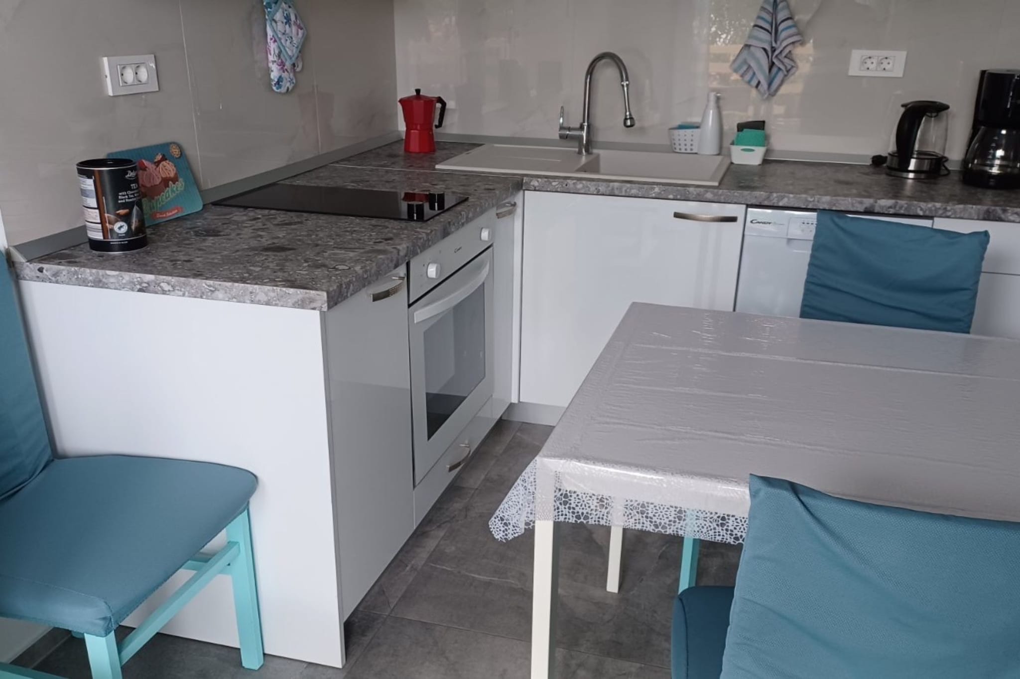 FreeMe Apartment - One Bedroom Apartment with Balcony and Sea View-Küche