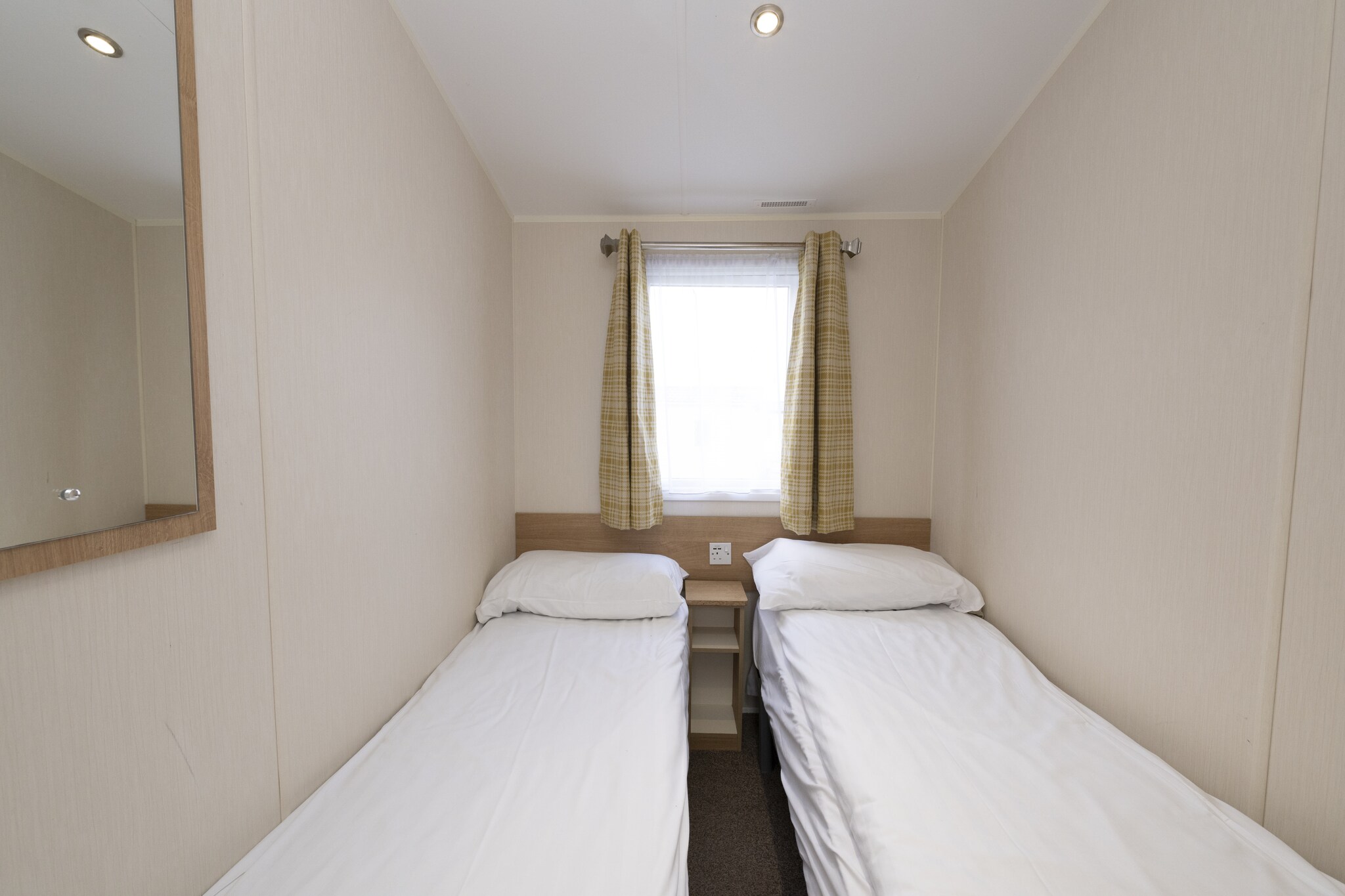 open kitchen(stove, electric kettle, toaster, oven, microwave, fridge, dishes and cutlery(Bowls, chopsticks, plates, cups, etc.)), Living/diningroom(double sofa bed, TV(smart TV), dining table), bedroom(double bed, Sheets incl., Towels/Sheets (Incl.)), bedroom(single bed, single bed, ironing board, iron), bathroom(shower, washbasin, toilet, hairdryer), parking, hot water, heating