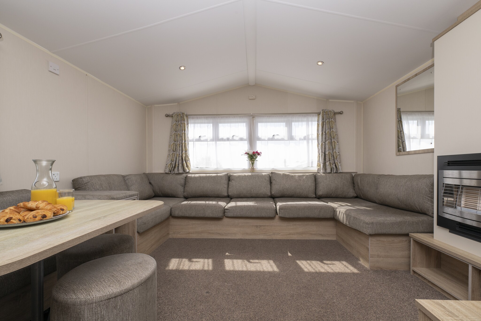 Sunrise Caravan by Belvilla