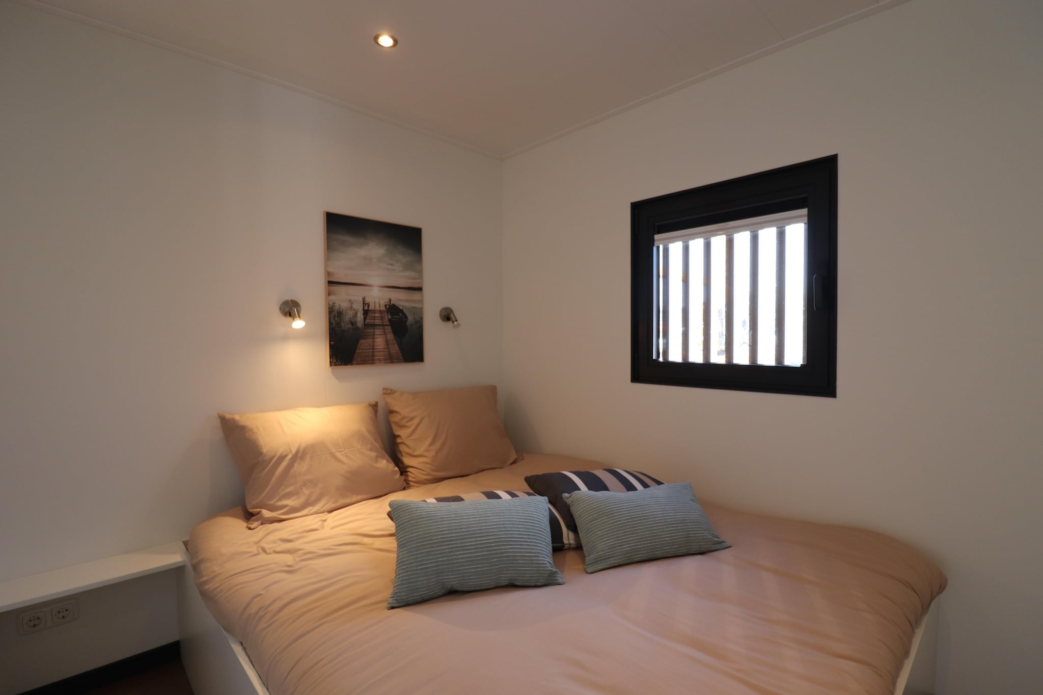 Houseboat in Lemmer with Harbor Views