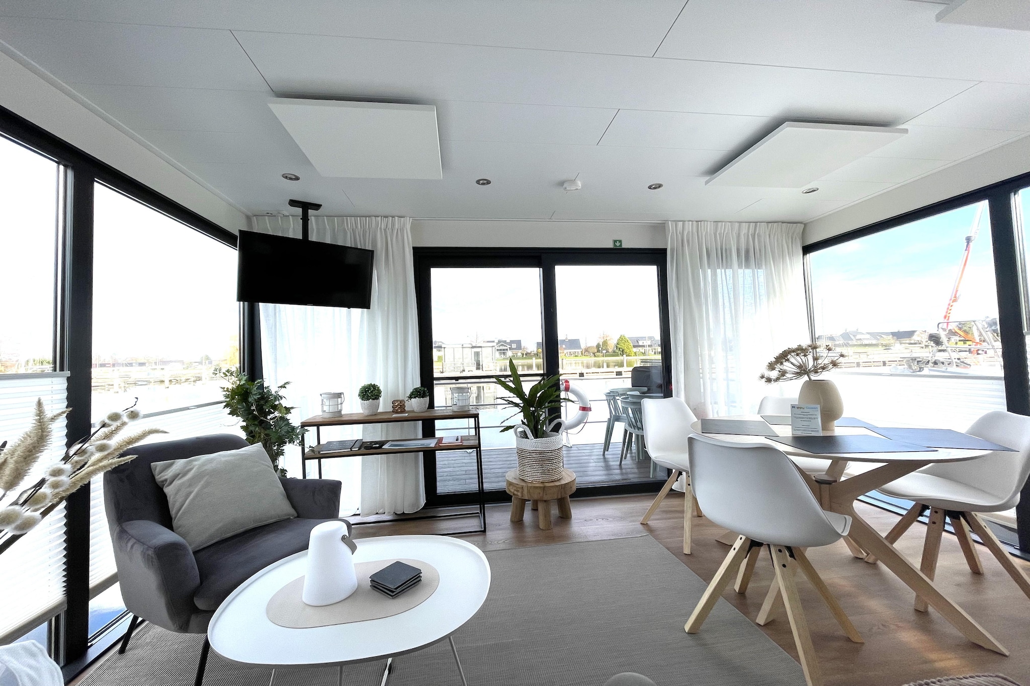 Houseboat Refugio - Living room