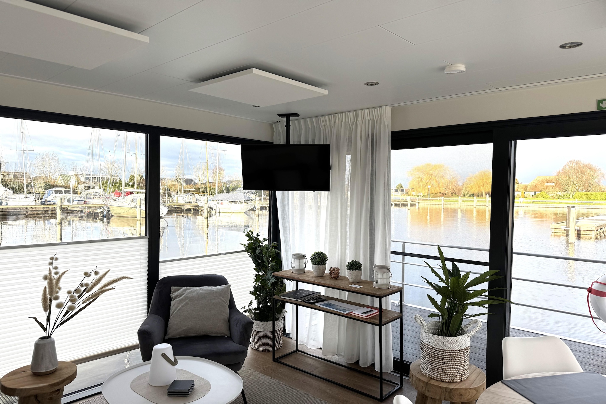 Houseboat Refugio