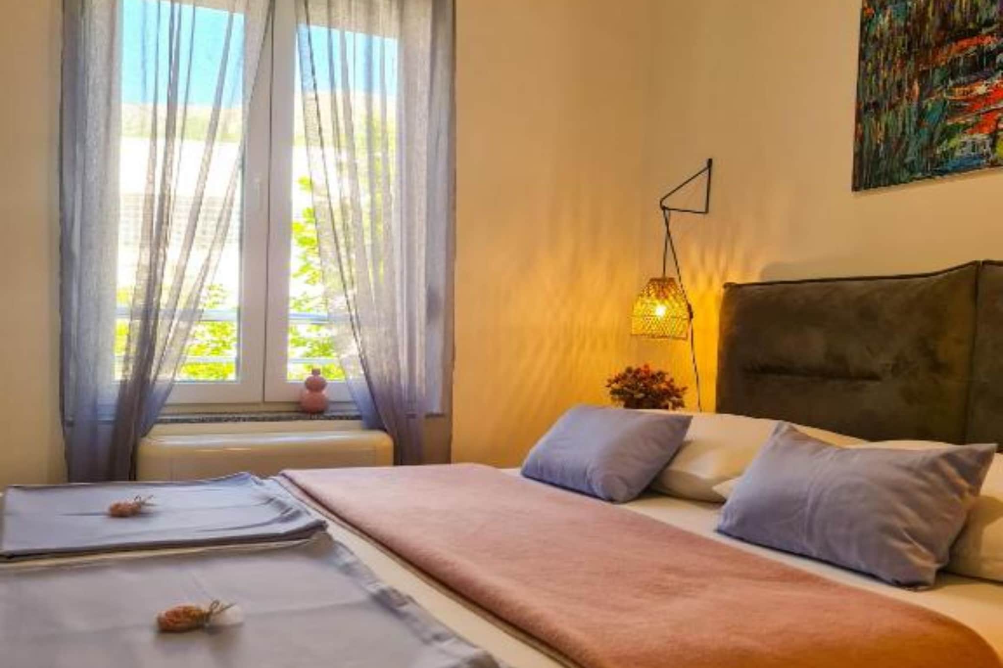 Apartment Torre Senj - Two Bedroom Apartment with Balcony and Mountain  View-Chambre