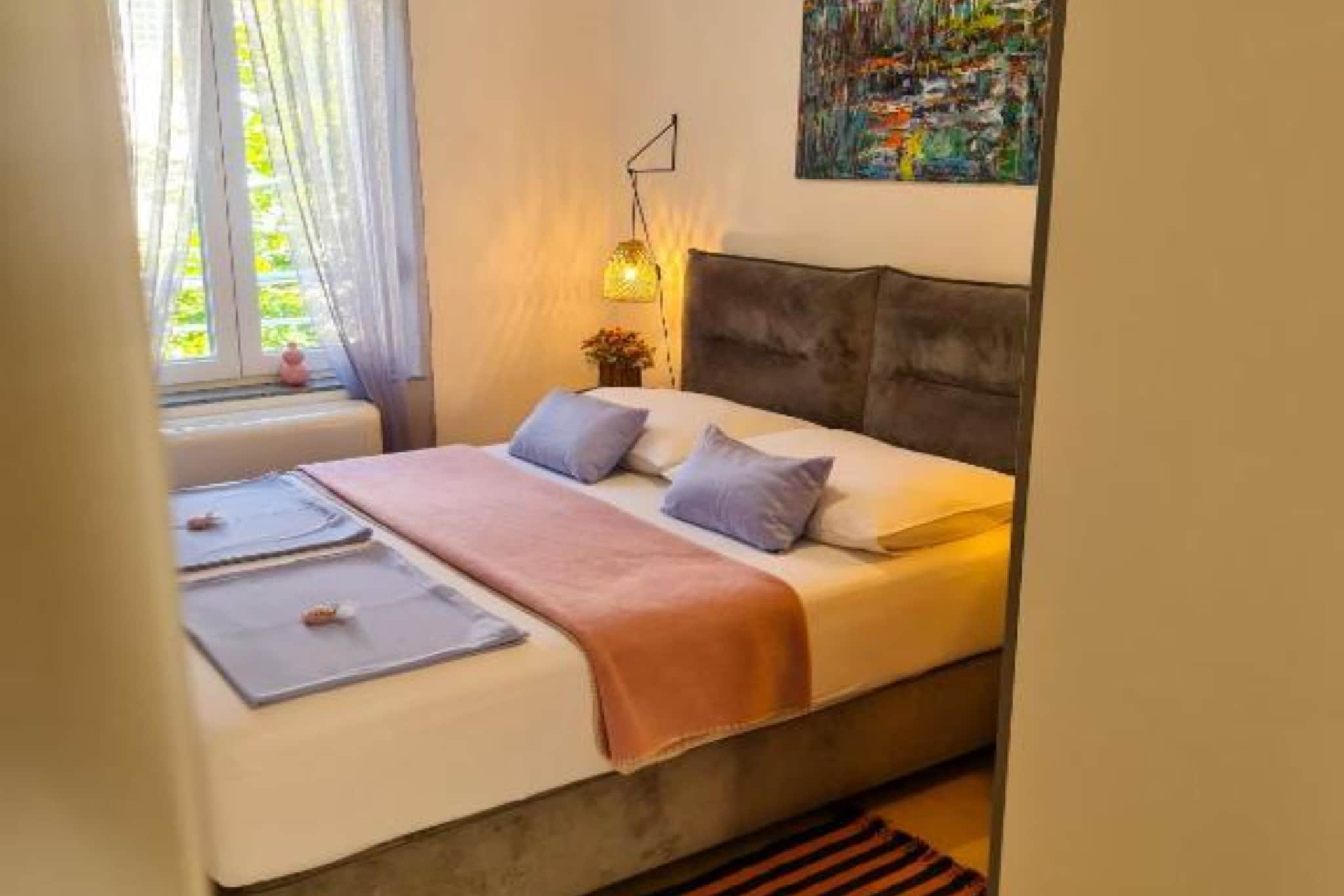 Apartment Torre Senj - Two Bedroom Apartment with Balcony and Mountain  View-Chambre