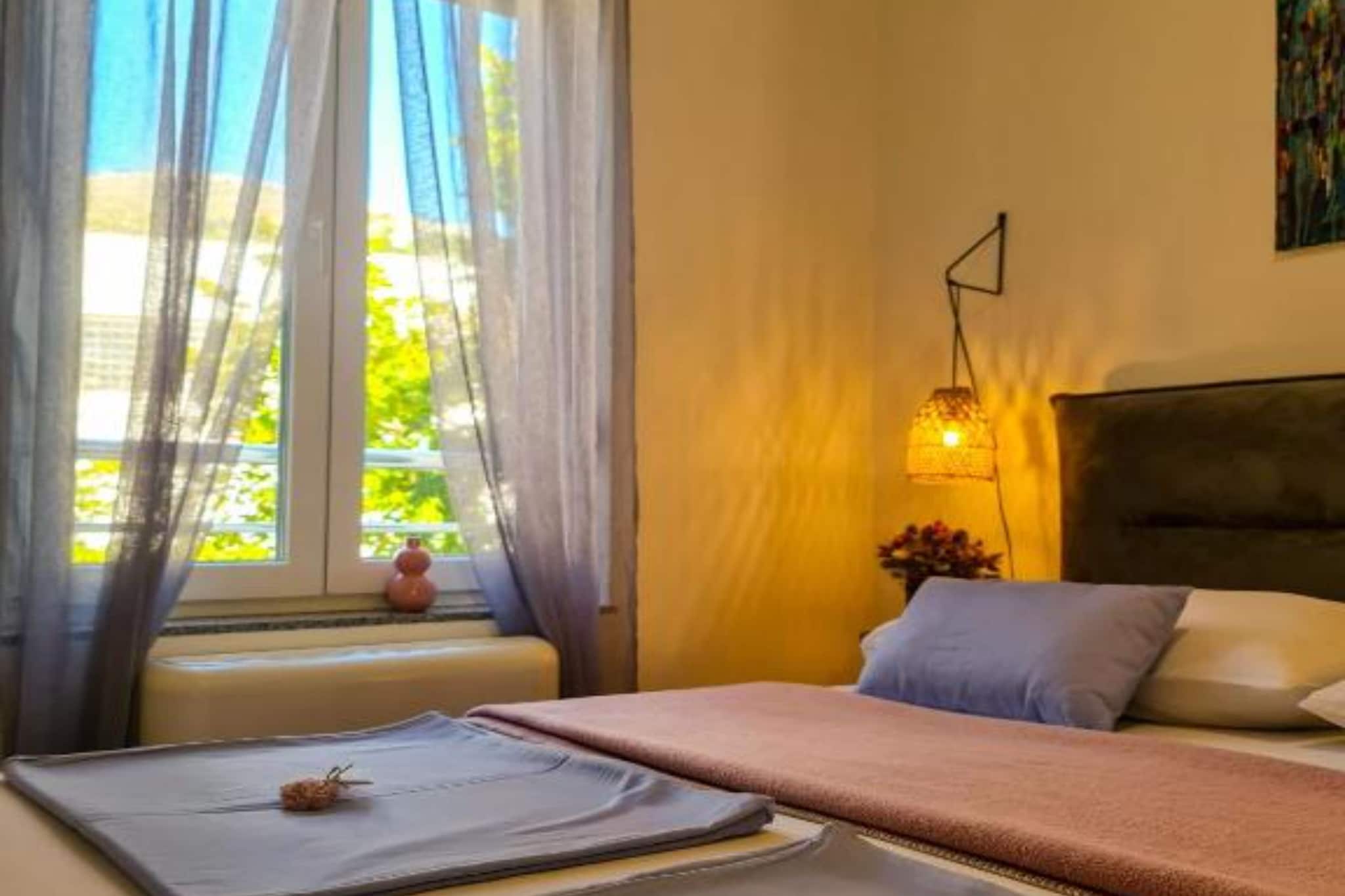 Apartment Torre Senj - Two Bedroom Apartment with Balcony and Mountain  View-Chambre