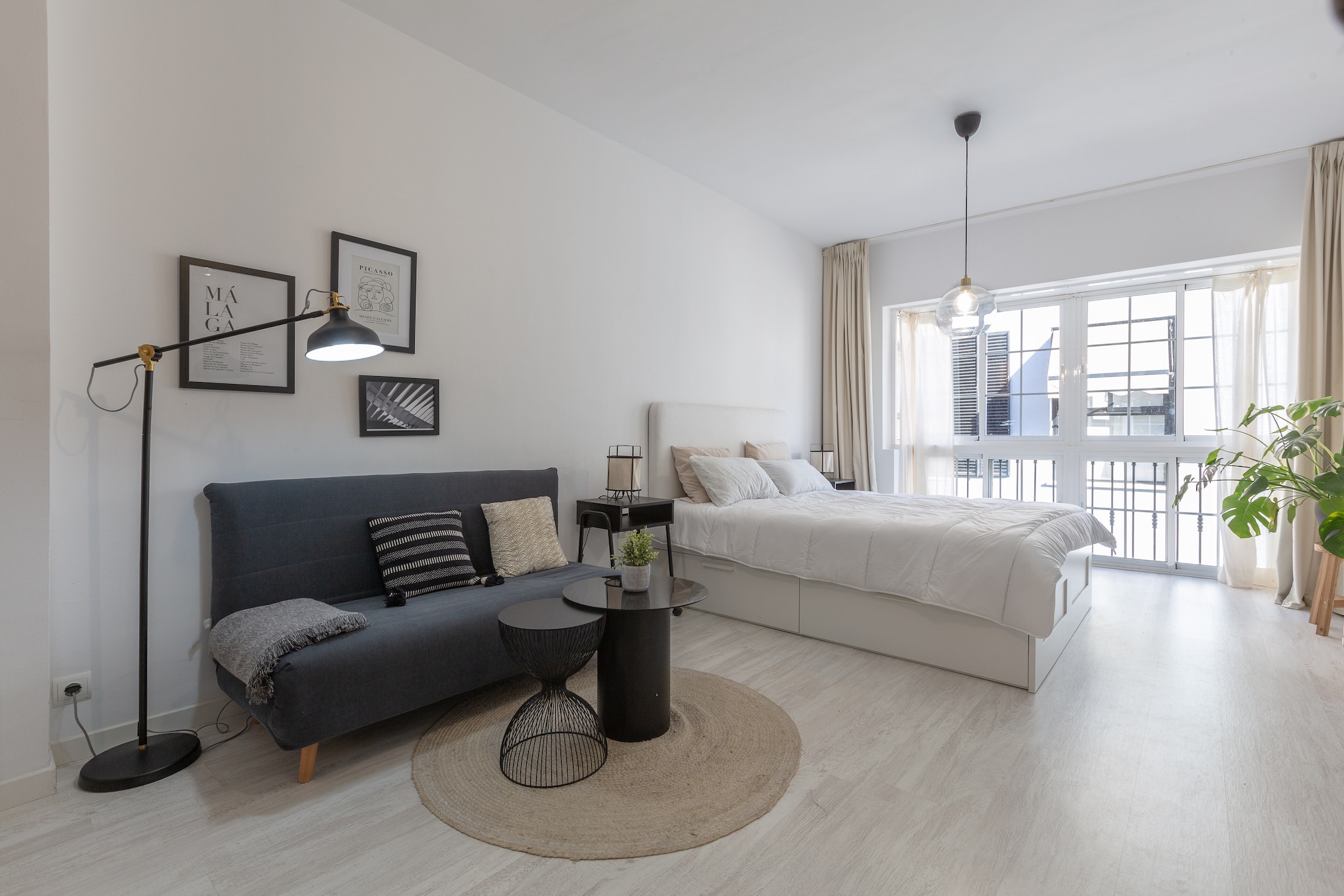 Living room, Kitchen(cooker, coffee machine), bedroom(double bed), bathroom, double sofa bed, microwave, fridge-freezer, shower, washbasin, toilet, air conditioning, lift, children\'s bed, high chair