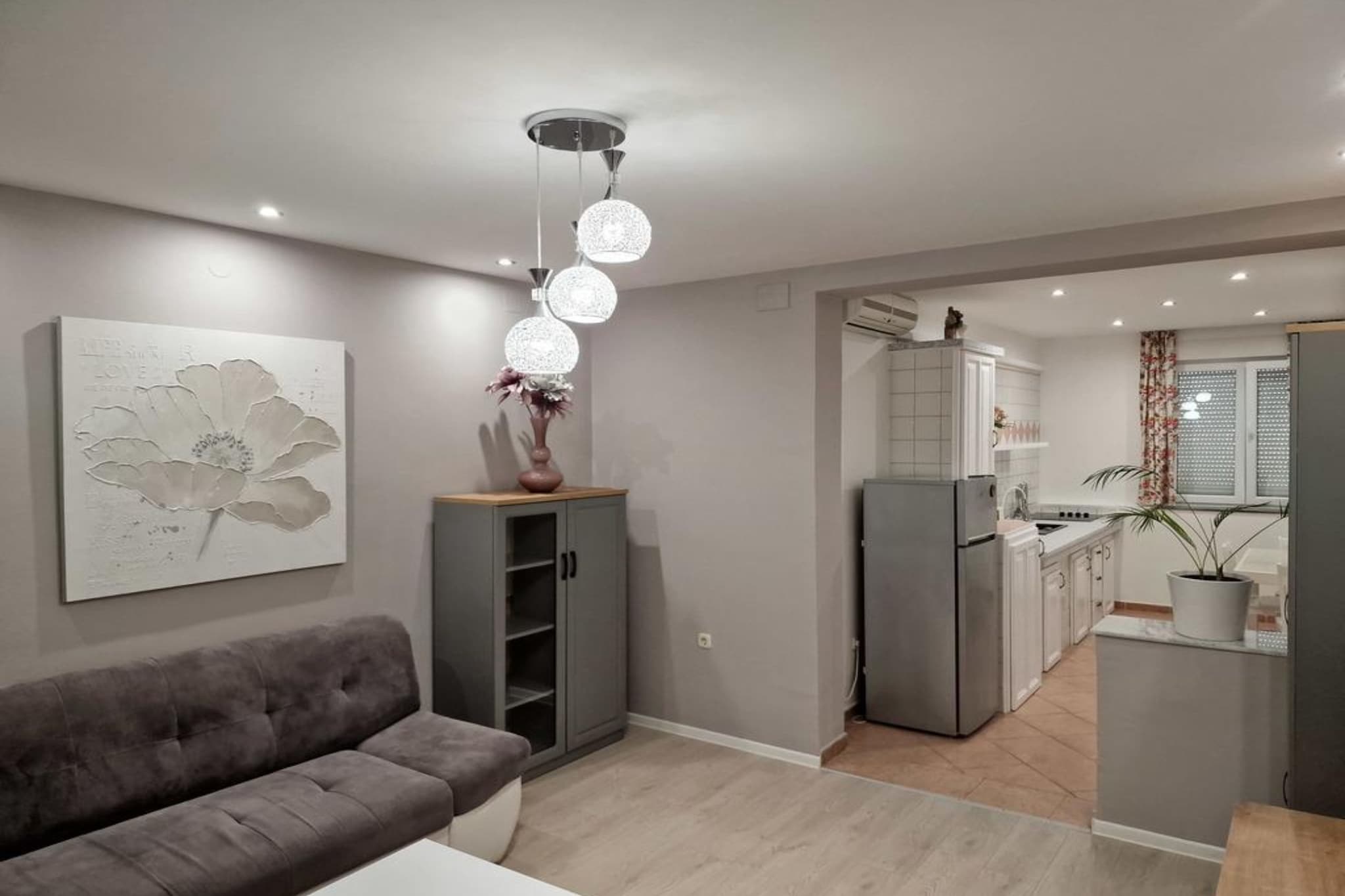 Pansion Belvedere - One Bedroom Apartment with Terrace (Magnolia)-Living room