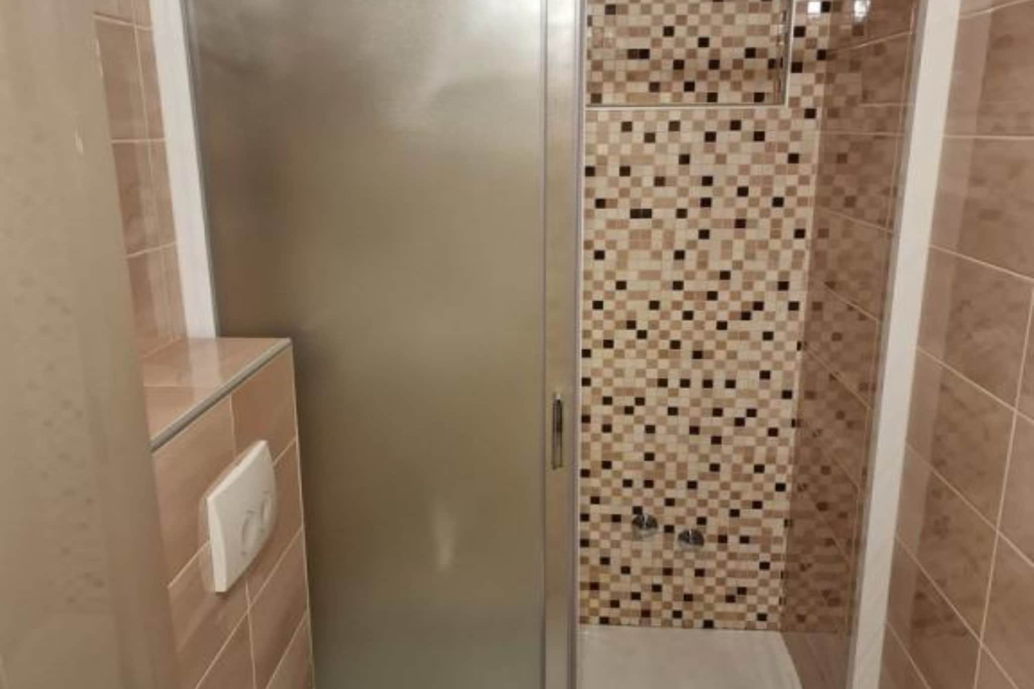Pansion Belvedere - One Bedroom Apartment with Terrace (Magnolia)-Bathroom