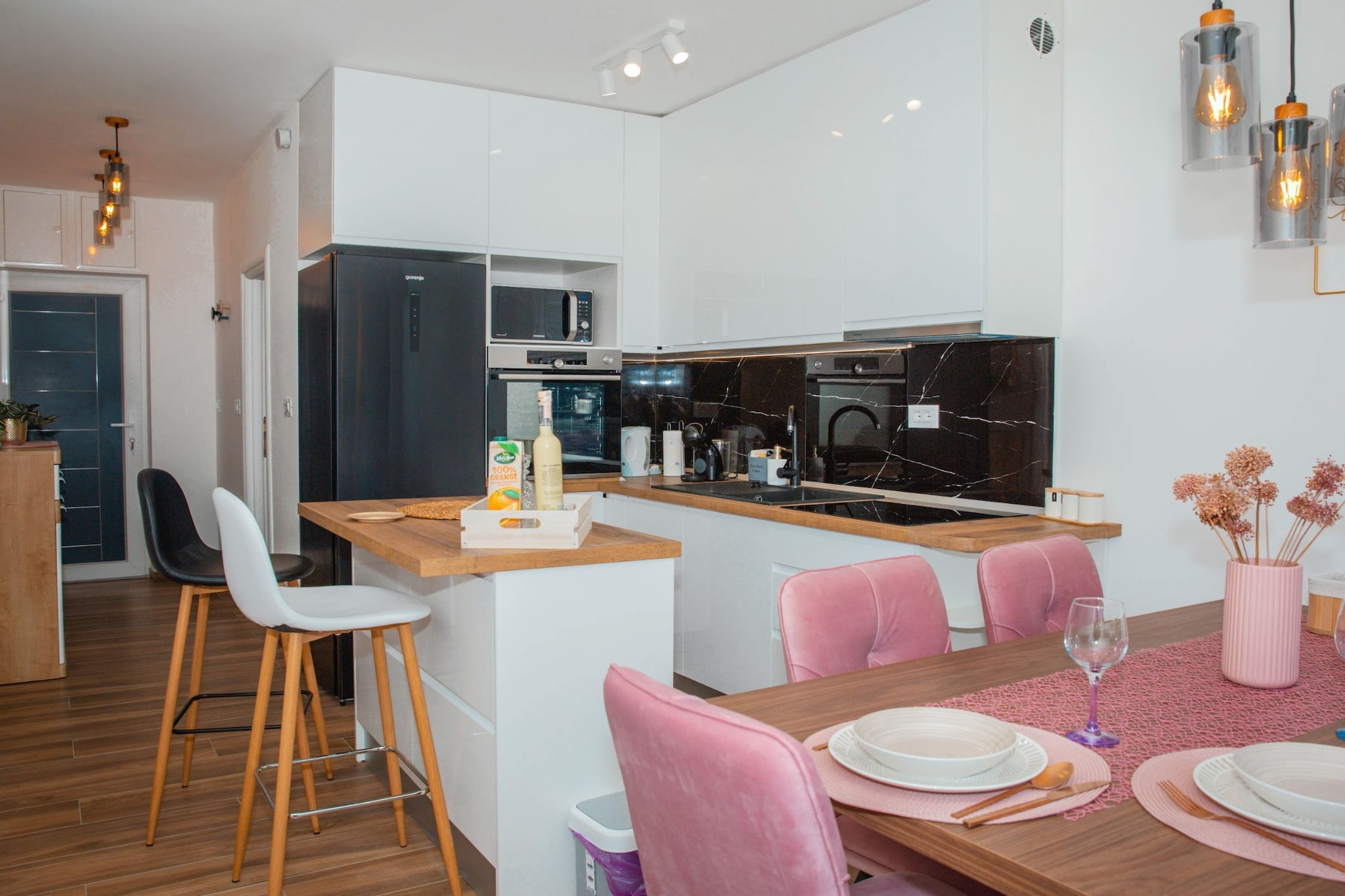 Apartment Matko - Two Bedrom Apartment with Beach View-Esszimmer
