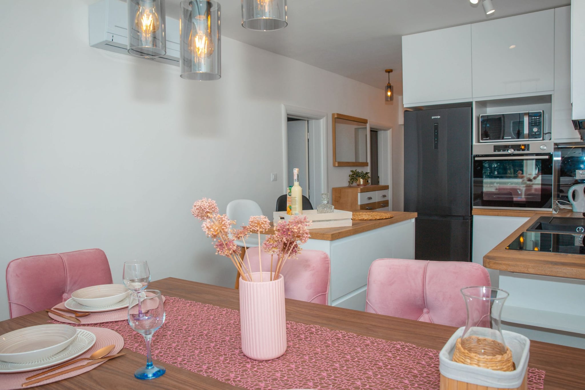 Apartment Matko - Two Bedrom Apartment with Beach View-Esszimmer