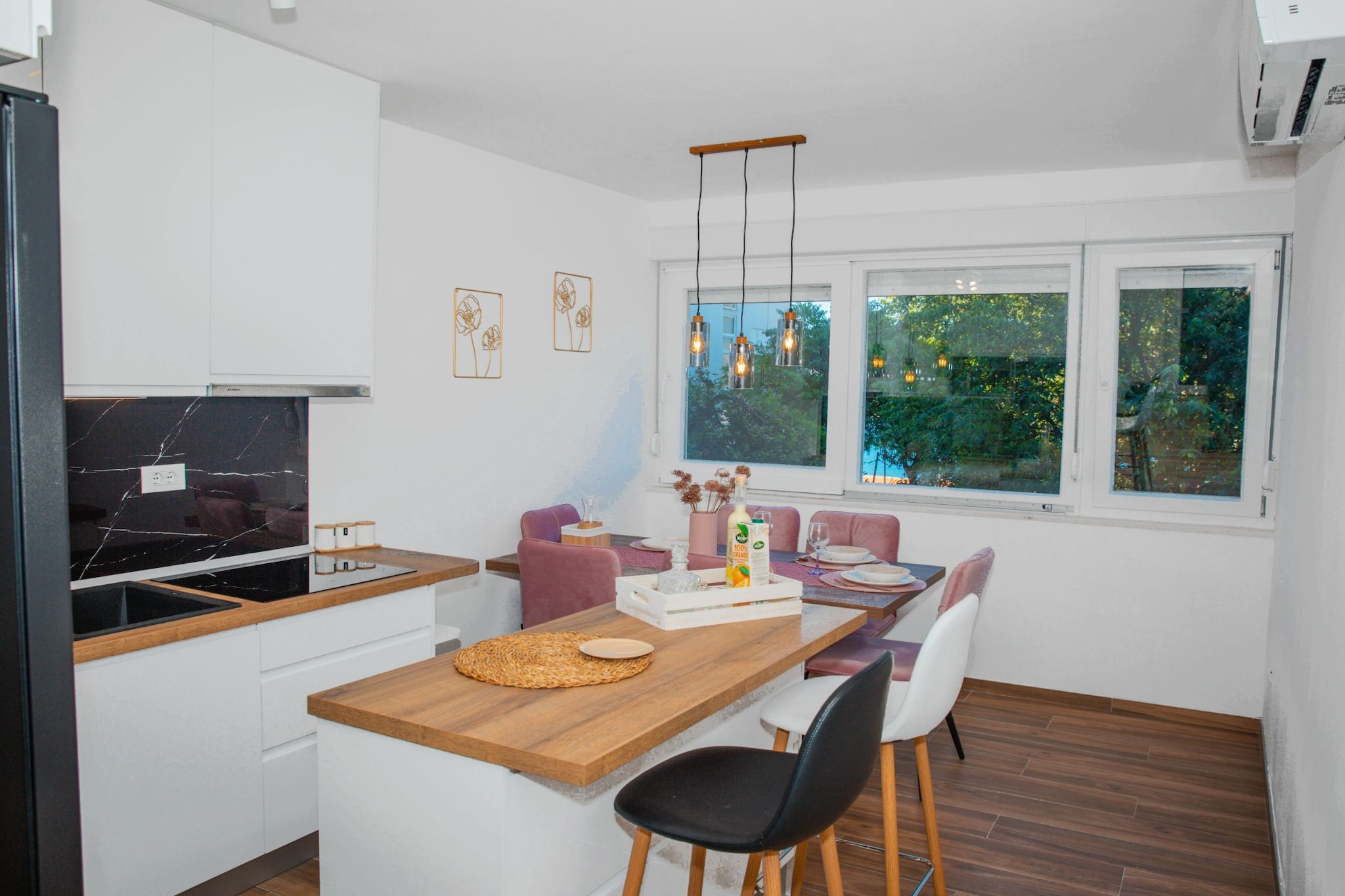 Apartment Matko - Two Bedrom Apartment with Beach View-Esszimmer