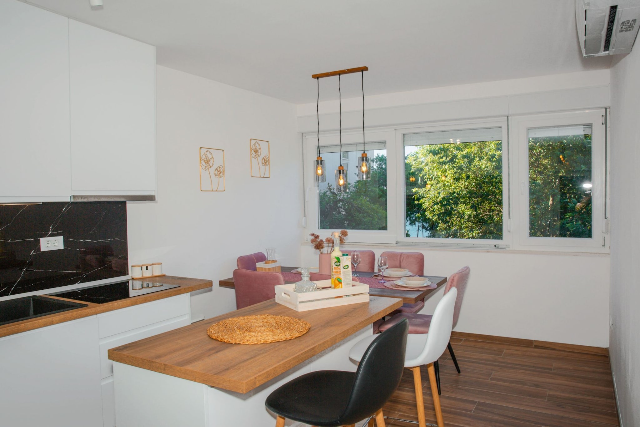 Apartment Matko - Two Bedrom Apartment with Beach View-Esszimmer
