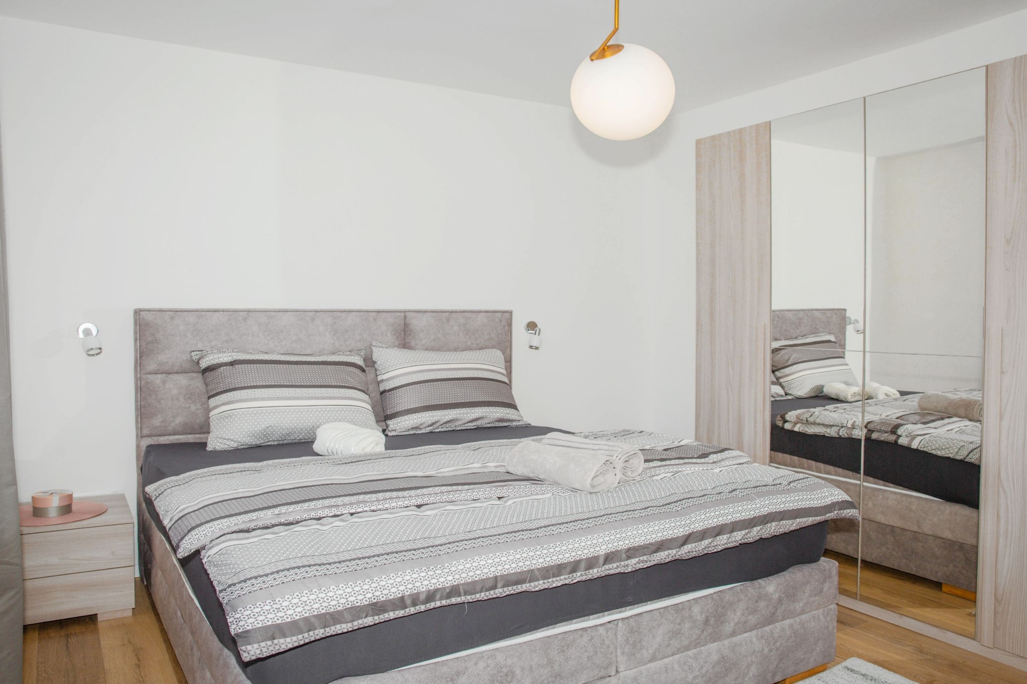 Apartment Matko - Two Bedrom Apartment with Beach View-Schlafzimmer