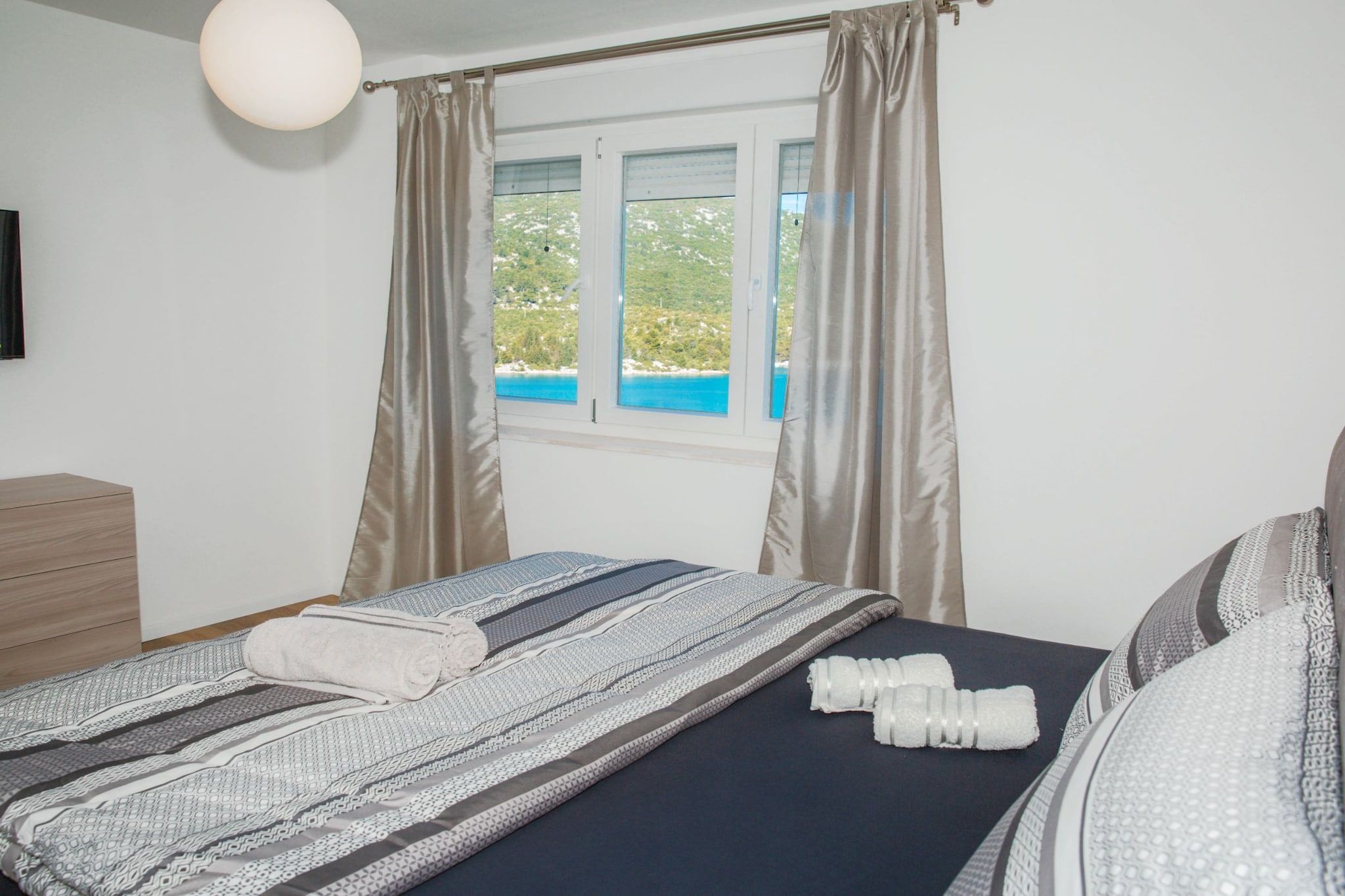 Apartment Matko - Two Bedrom Apartment with Beach View-Schlafzimmer