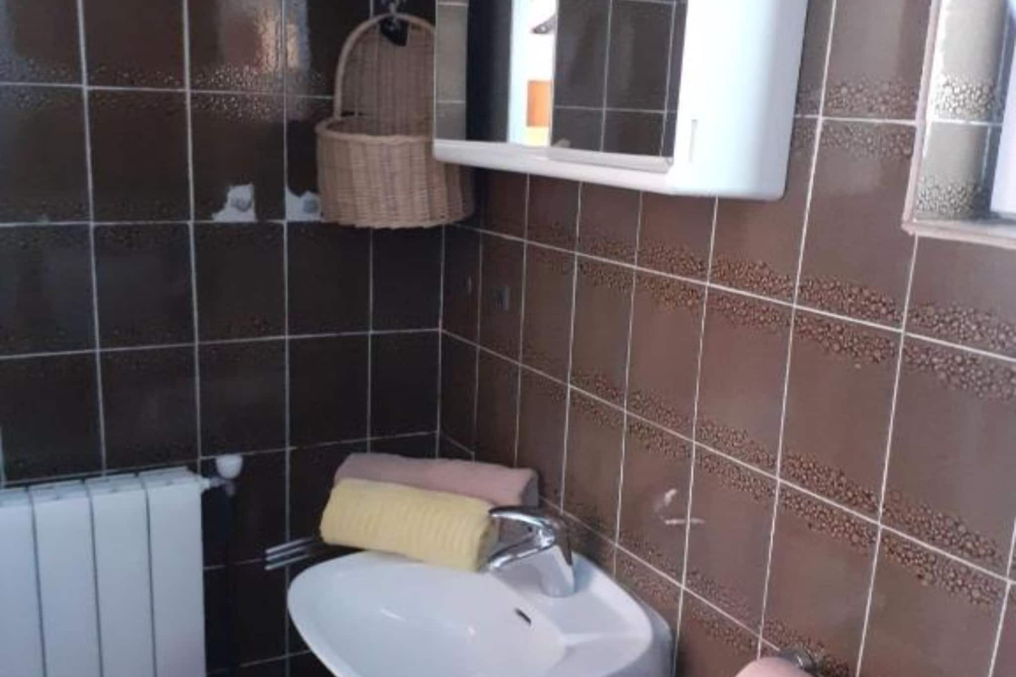 Guest House Green Corner Supetarska Draga - Studio Apartment with Terrace And Sea View-Salle de bain