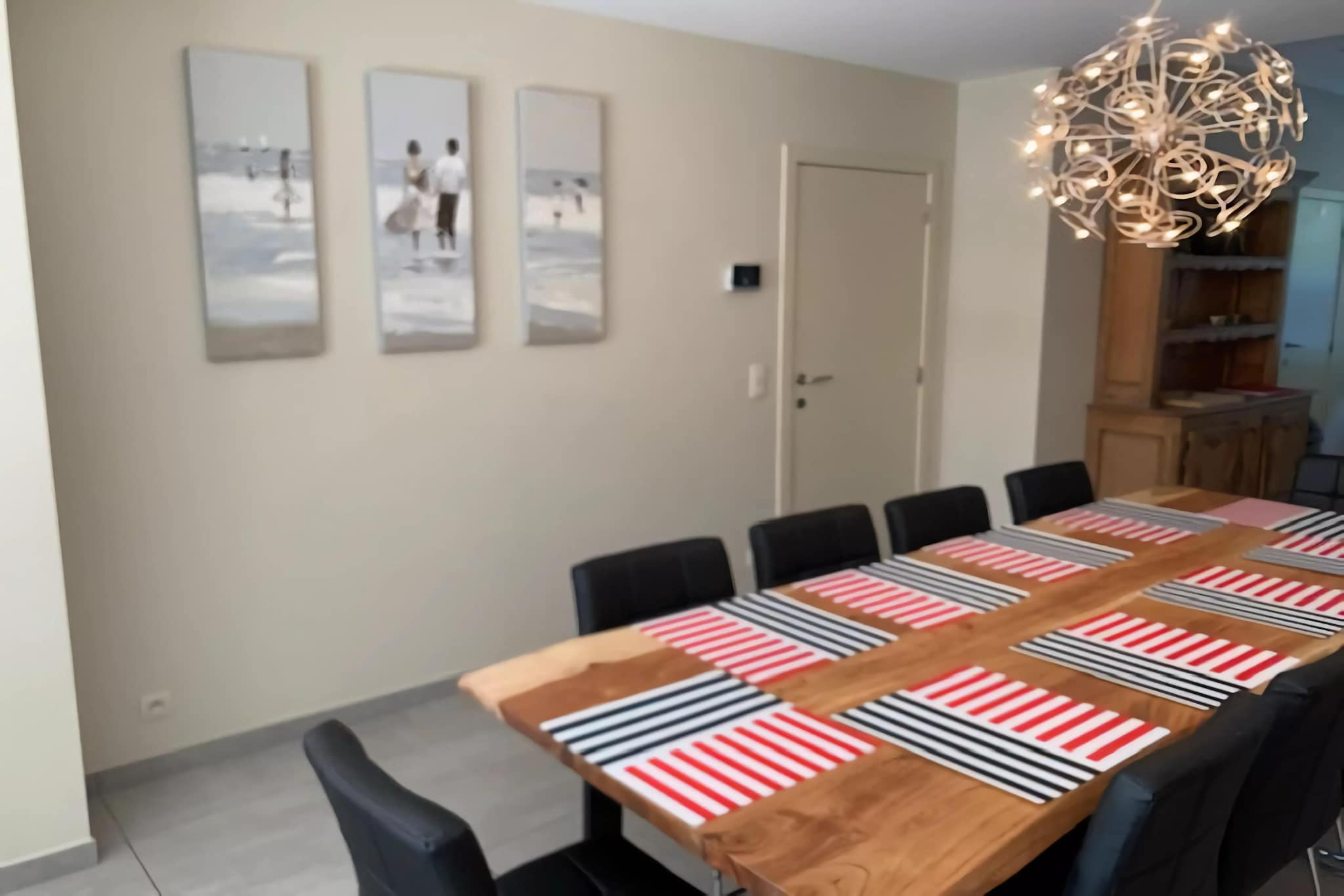 Vakantiehuisje 6px-Eetkamer