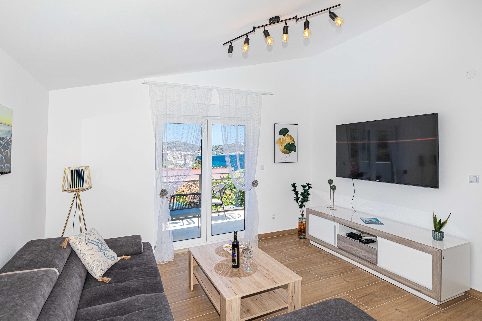 Apartment Anima - Two Bedroom Apartment with Balcony and Sea View