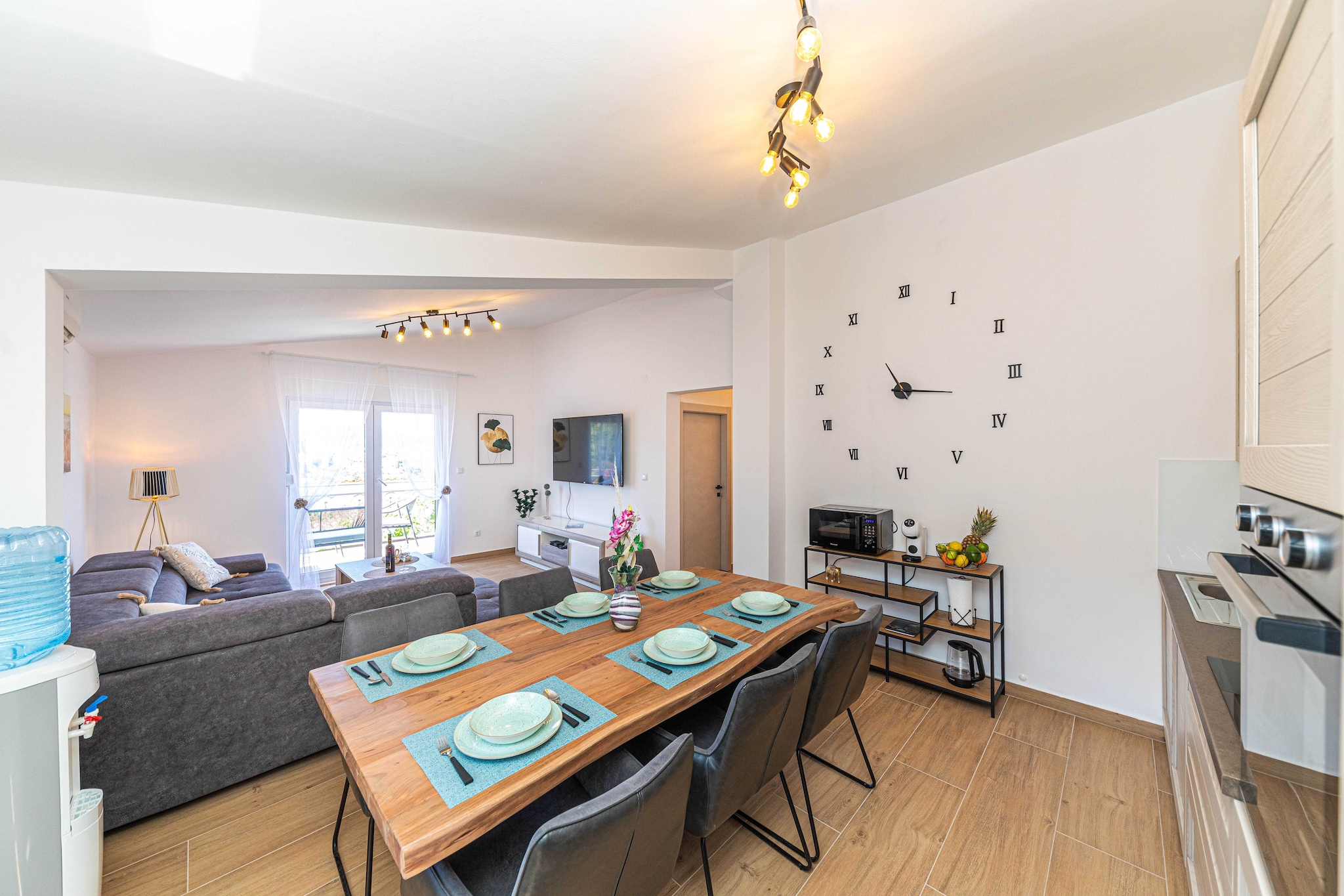 Apartment Anima - Two Bedroom Apartment with Balcony and Sea View-Eetkamer