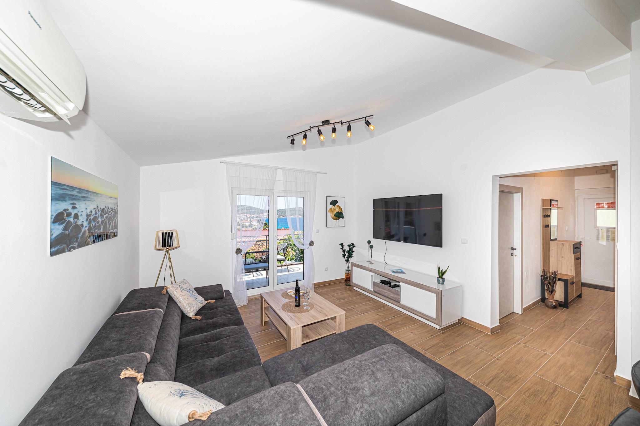 Apartment Anima - Two Bedroom Apartment with Balcony and Sea View