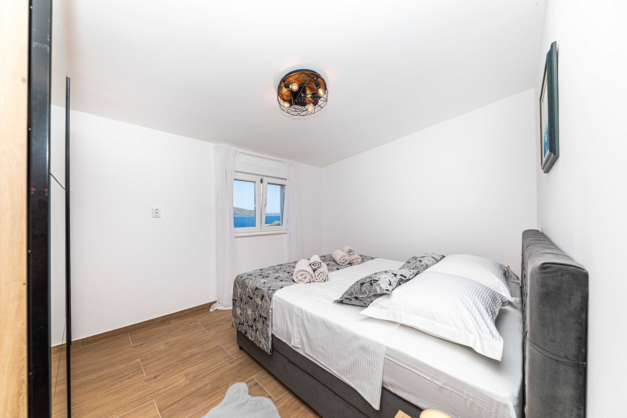 Apartment Anima - Two Bedroom Apartment with Balcony and Sea View-Slaapkamer