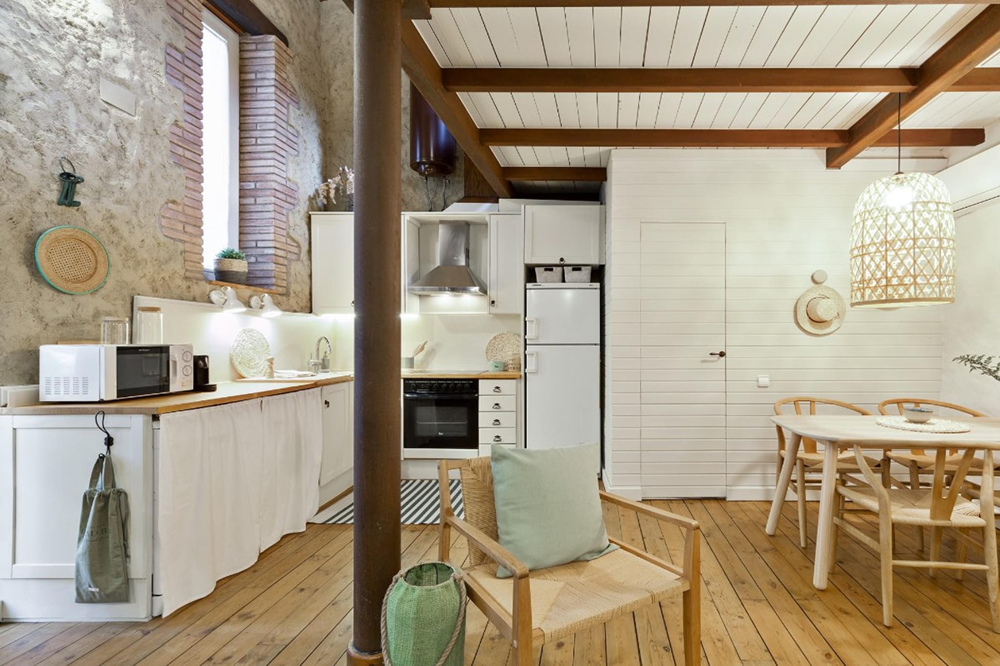 Charming Stone House near Beach Retreat