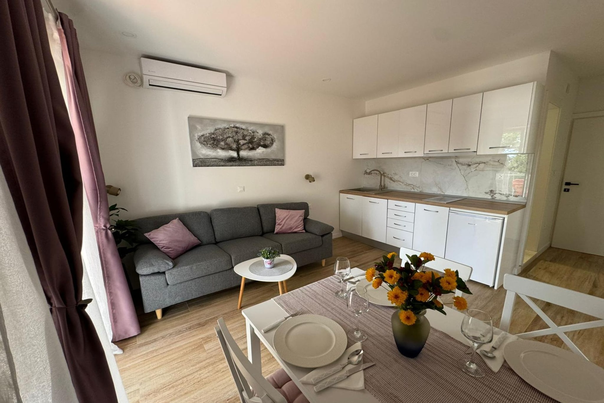 Apartment & Rooms Papa - Two Bedroom Apartment with Balcony and Partial Sea View